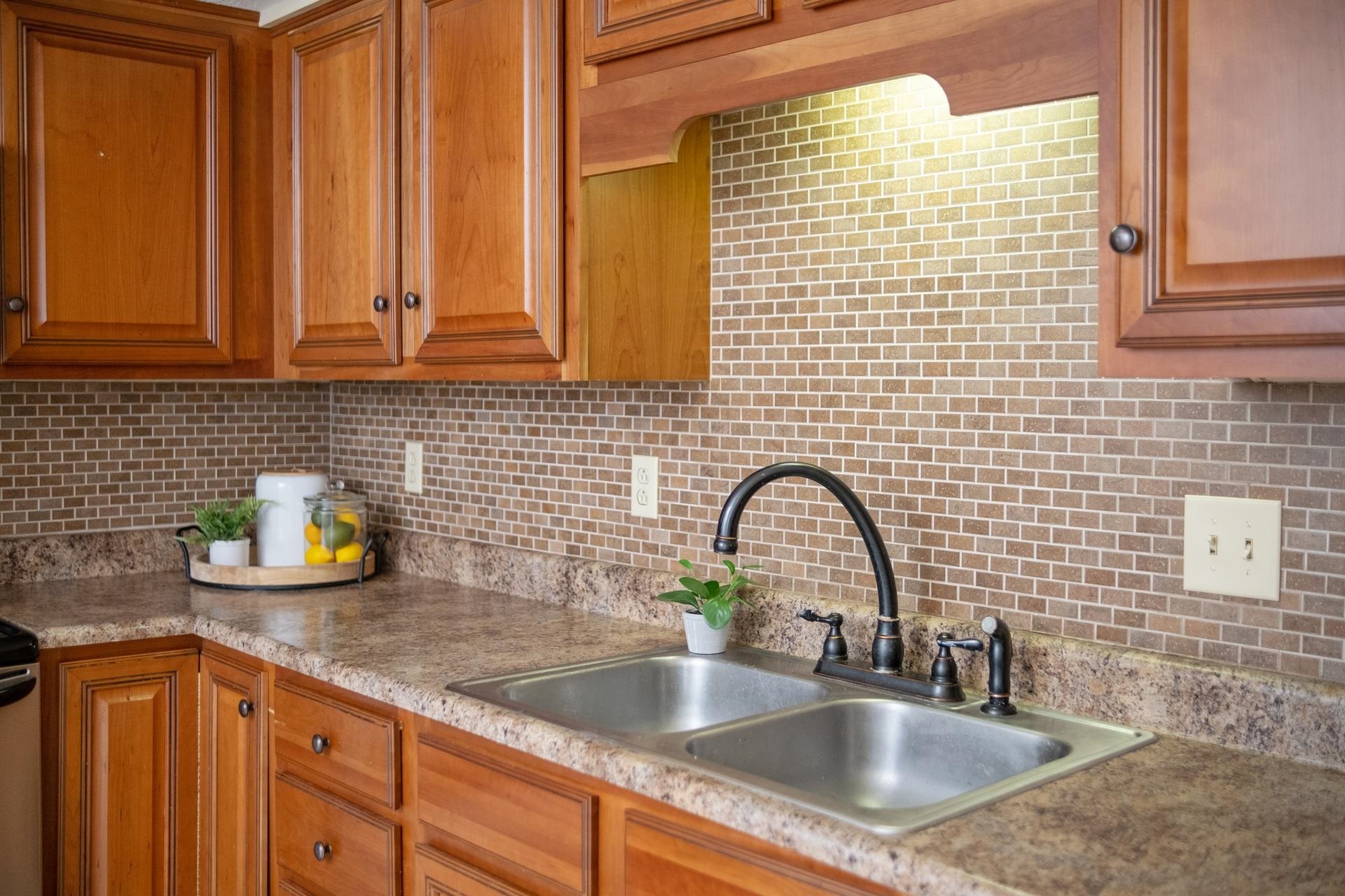 500 WINCHESTER AVE Unit: B5