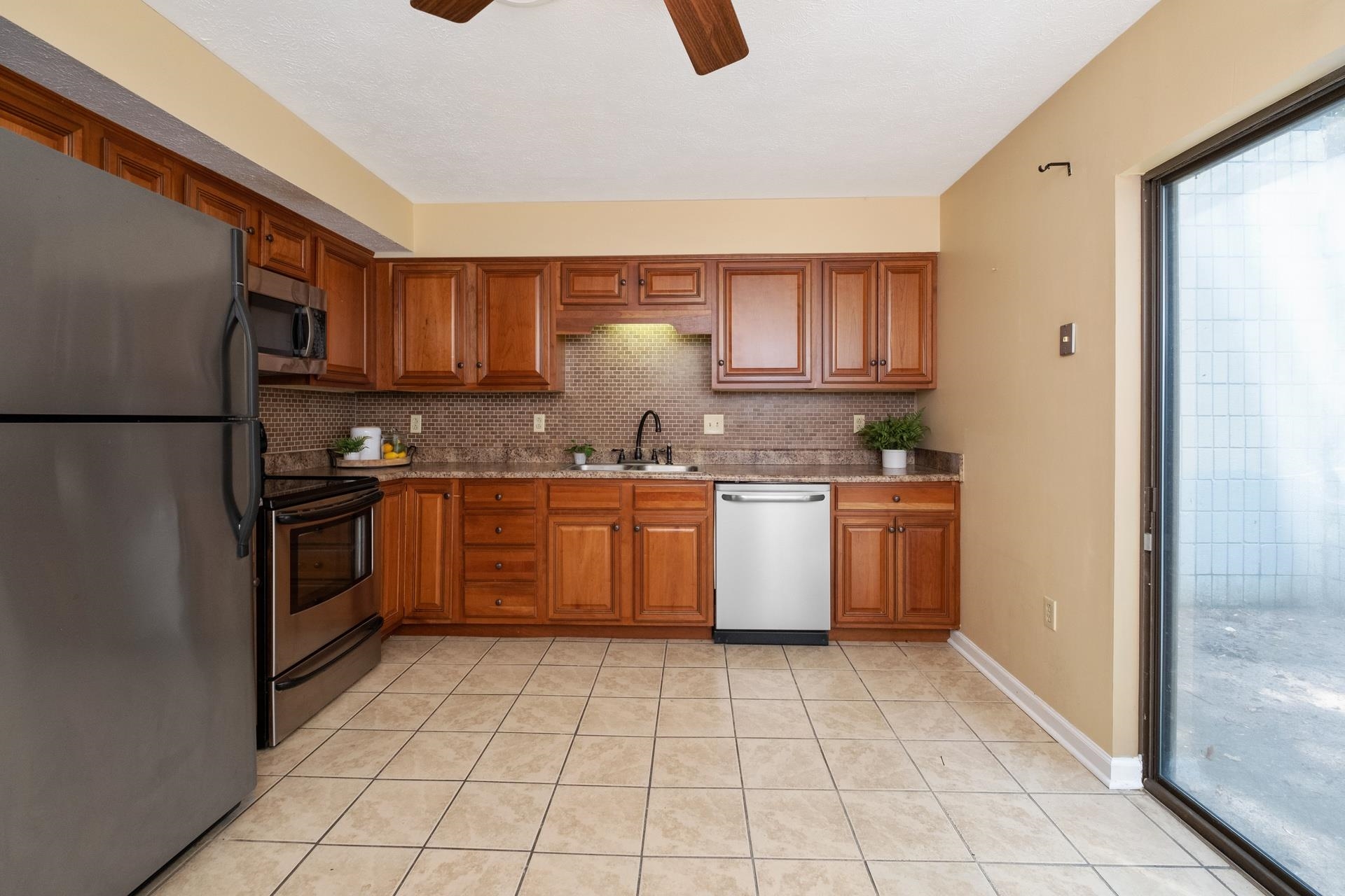 500 WINCHESTER AVE Unit: B5
