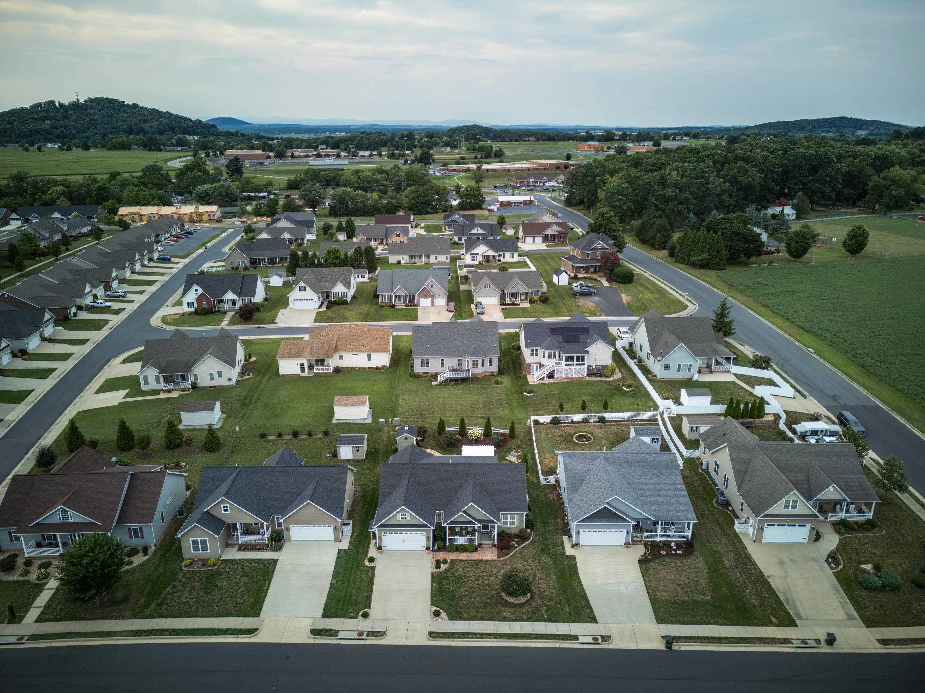60 MARBLE DR