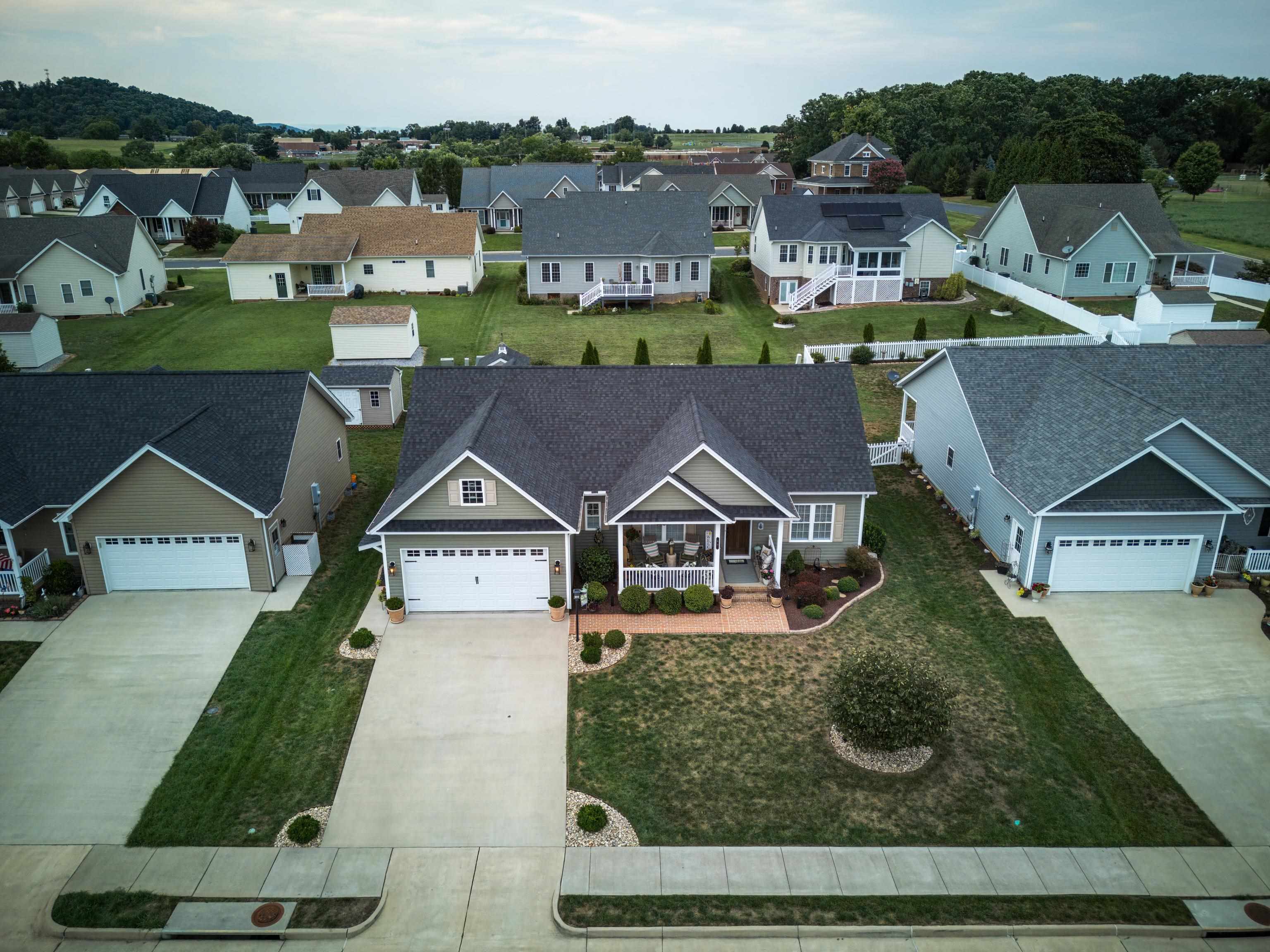 60 MARBLE DR