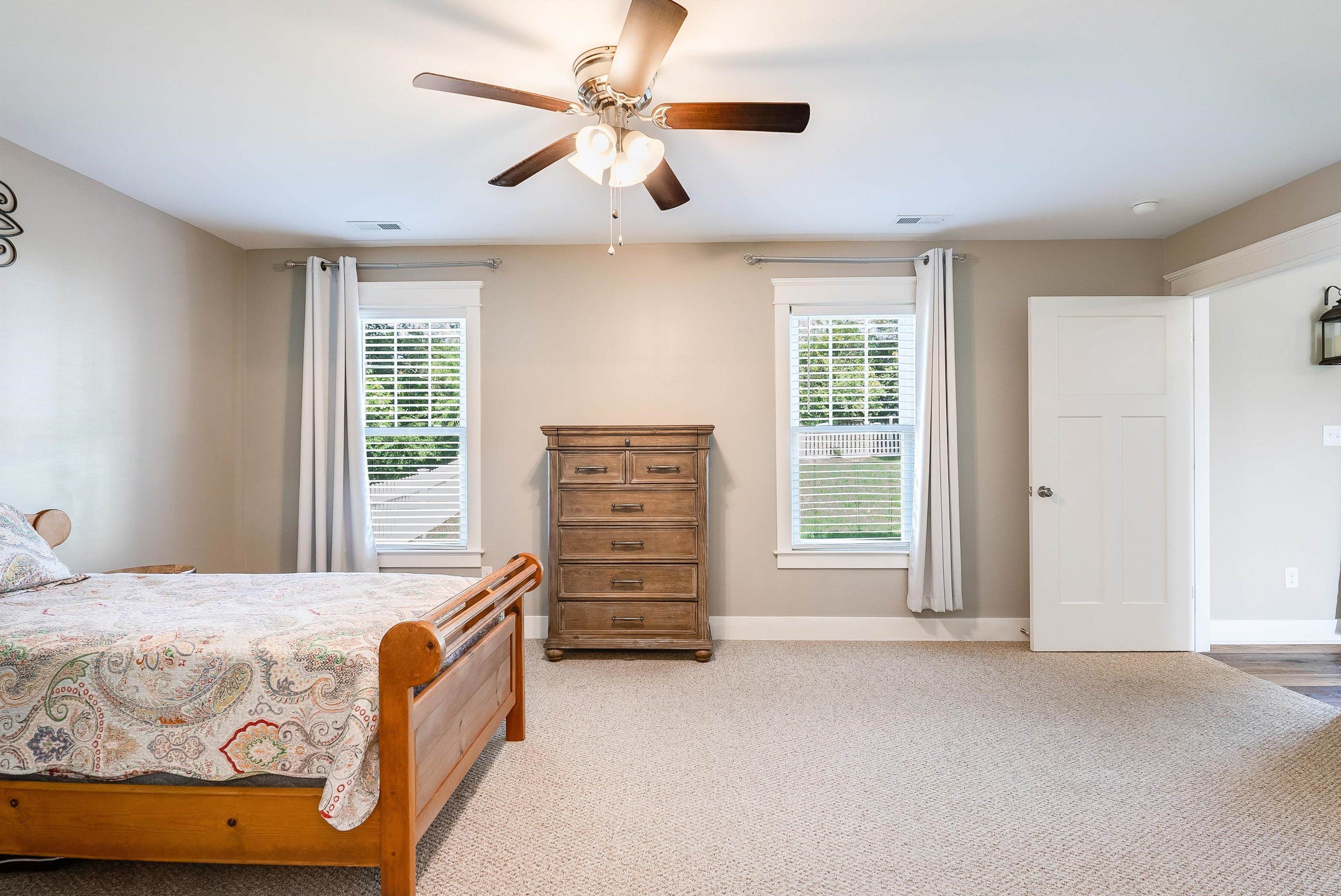 111 LINDBURGH DR