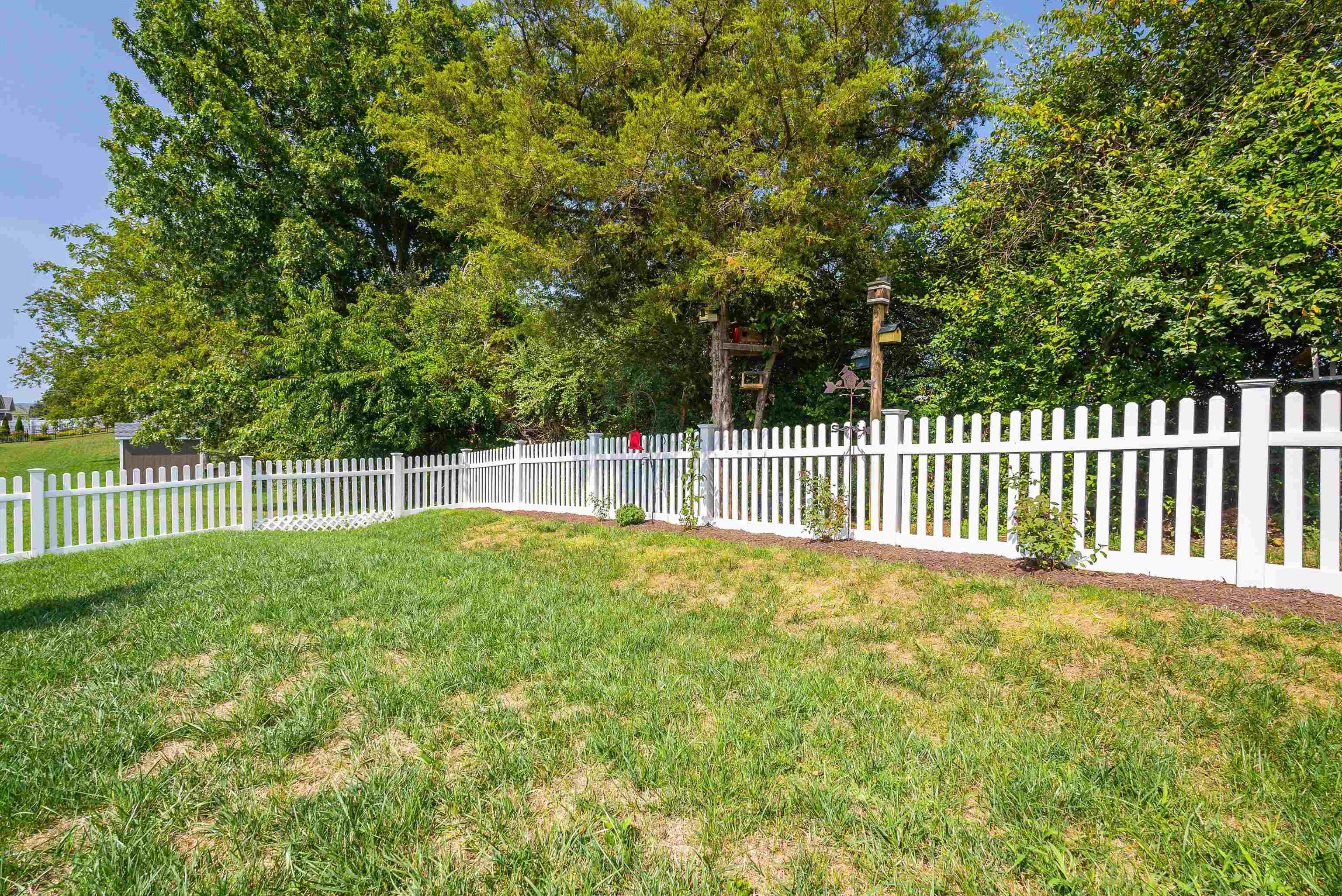 111 LINDBURGH DR