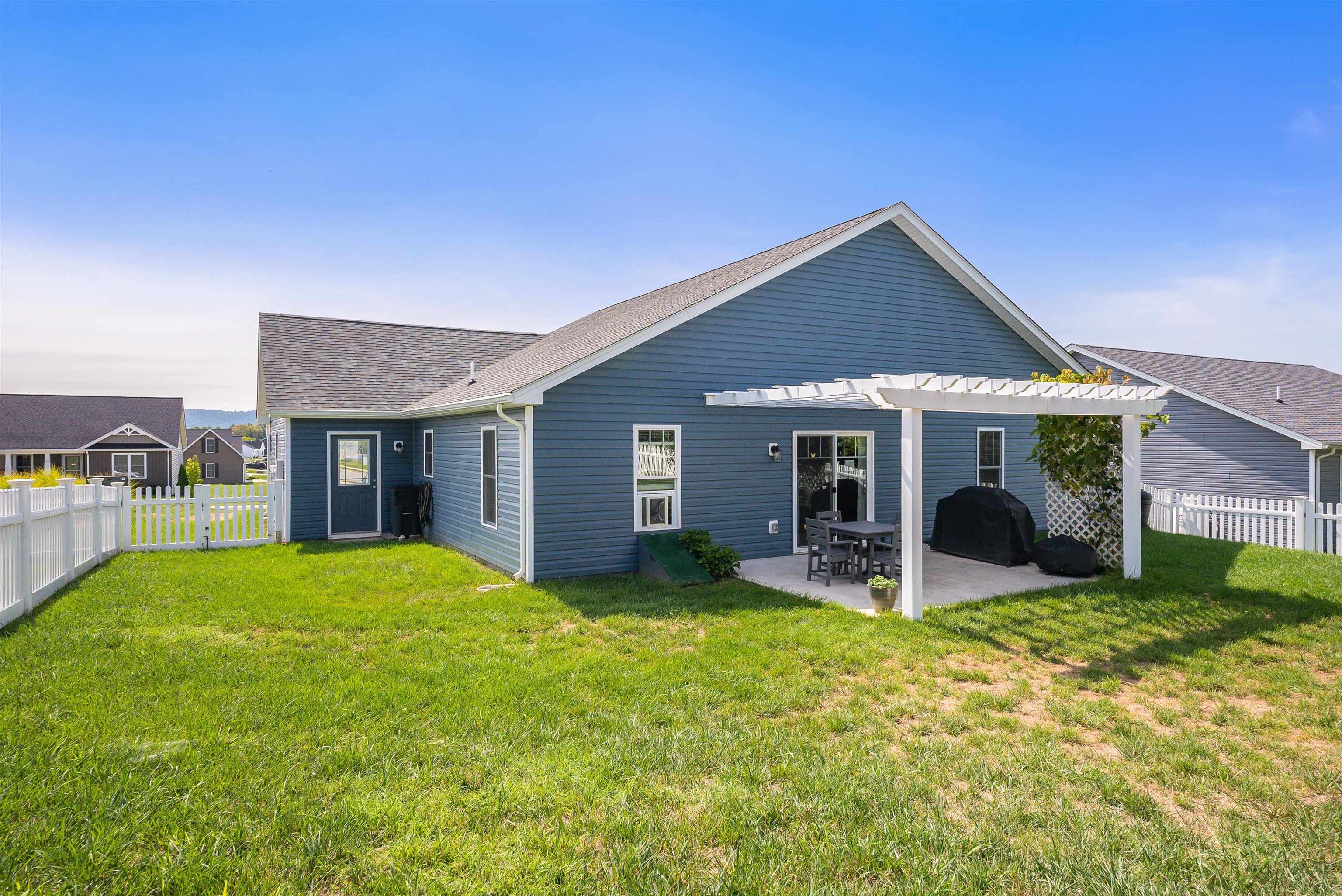 111 LINDBURGH DR