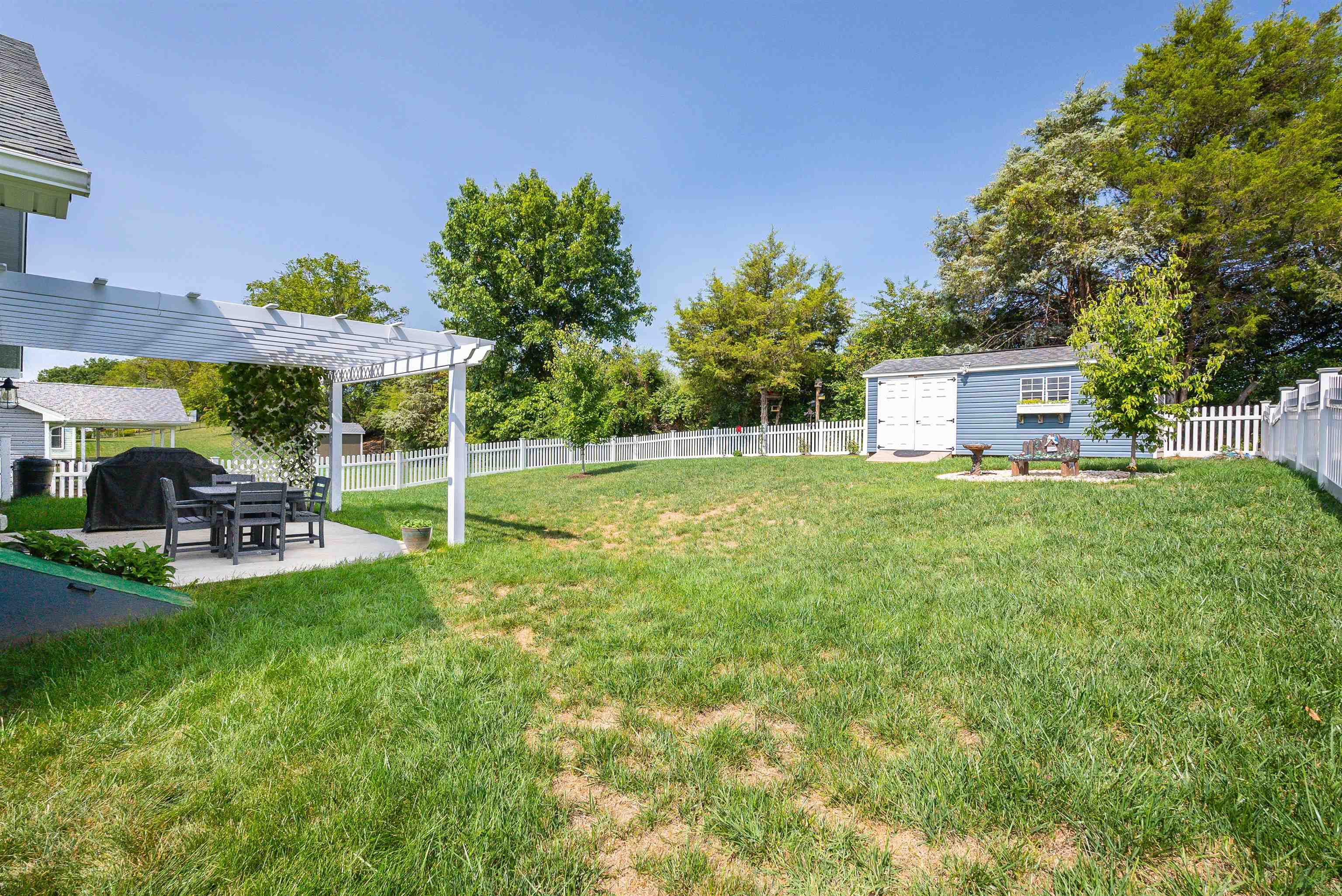 111 LINDBURGH DR
