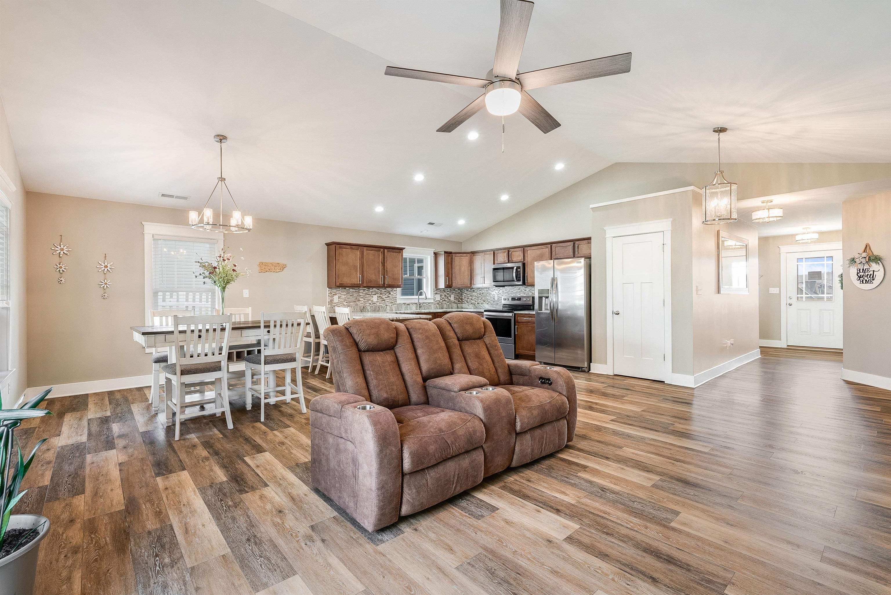 111 LINDBURGH DR
