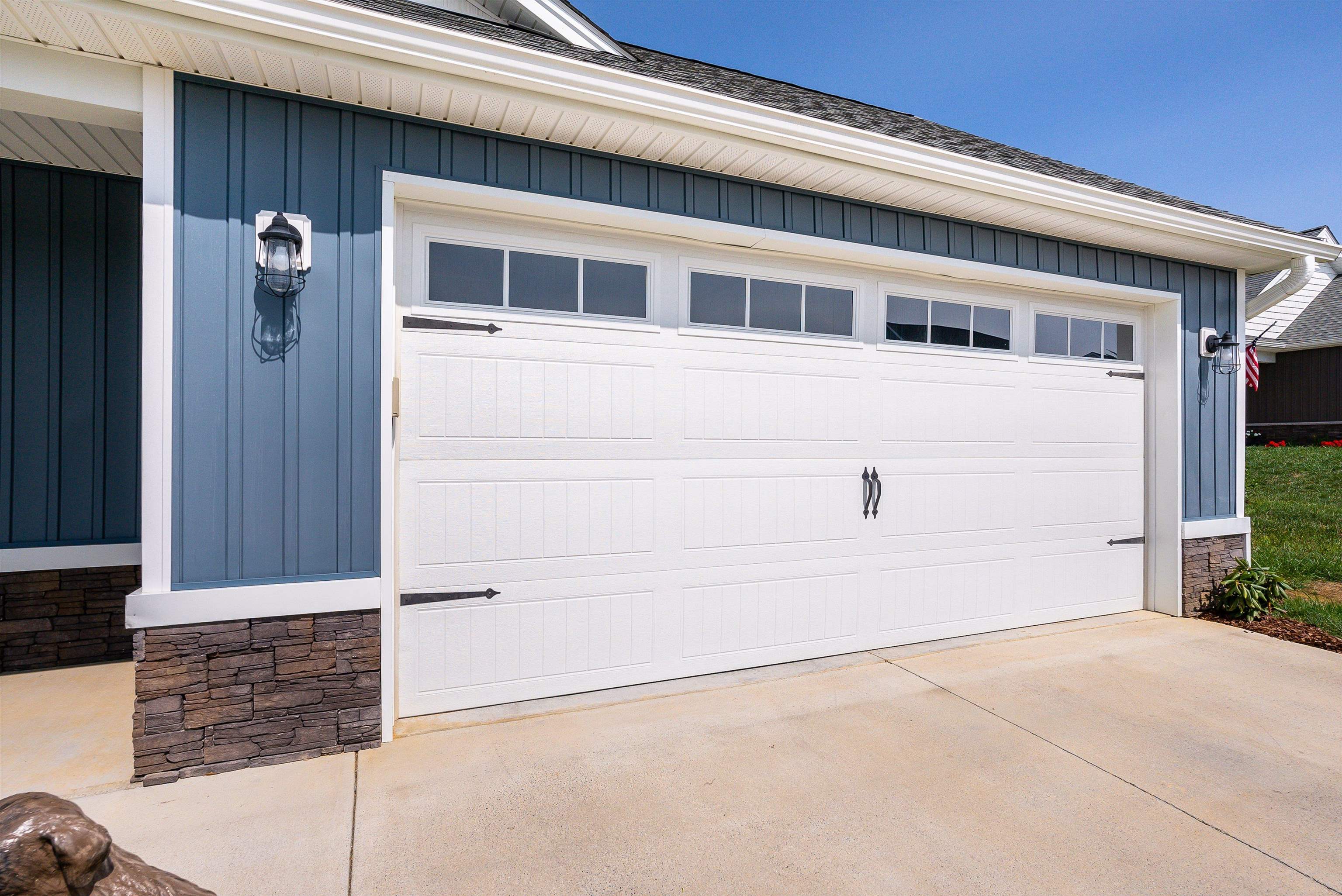 111 LINDBURGH DR
