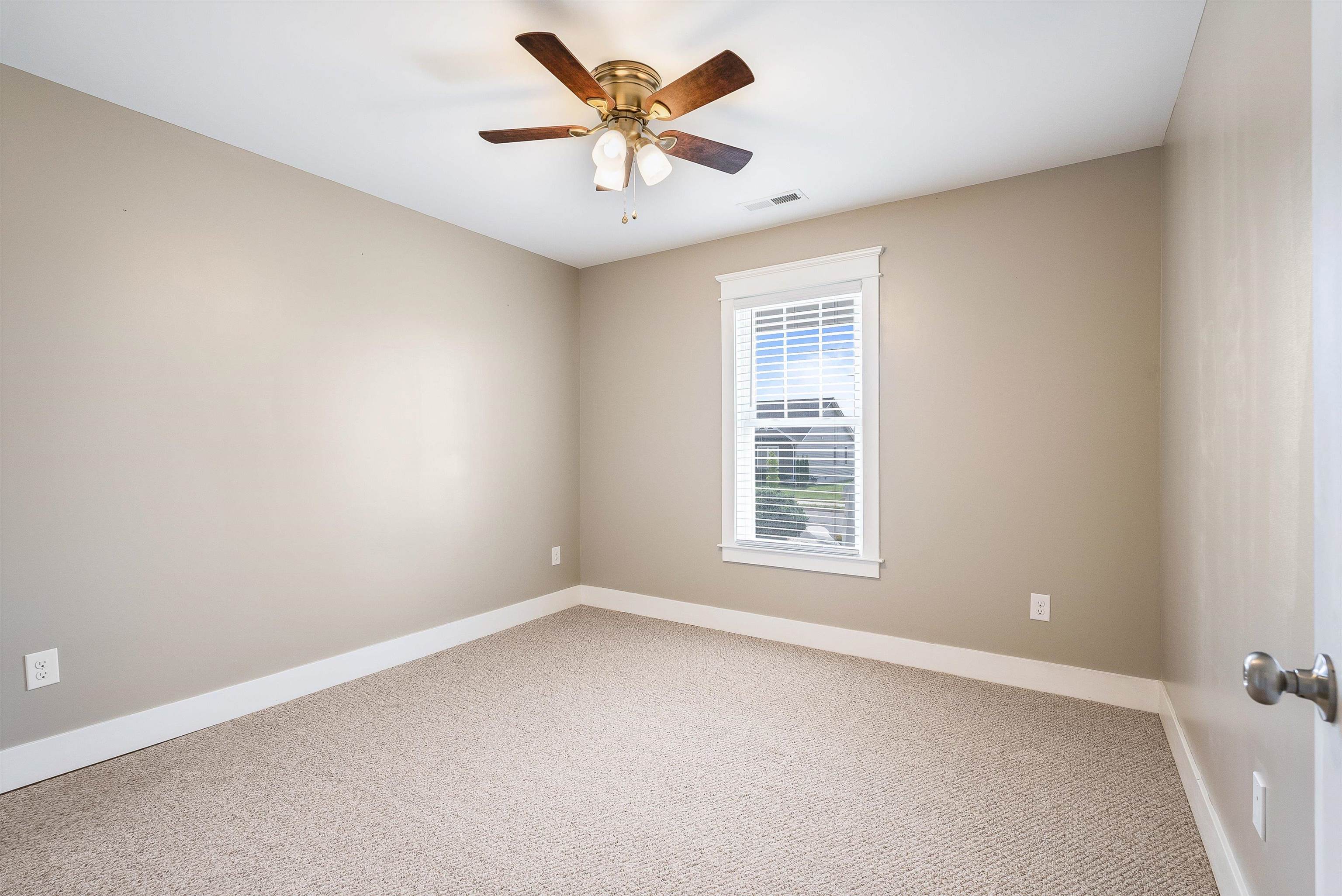 111 LINDBURGH DR