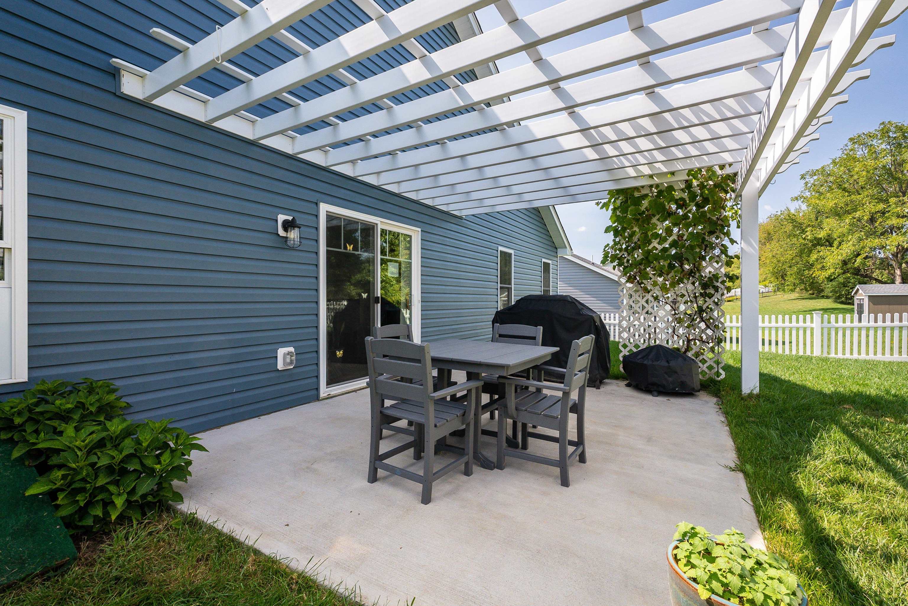 111 LINDBURGH DR