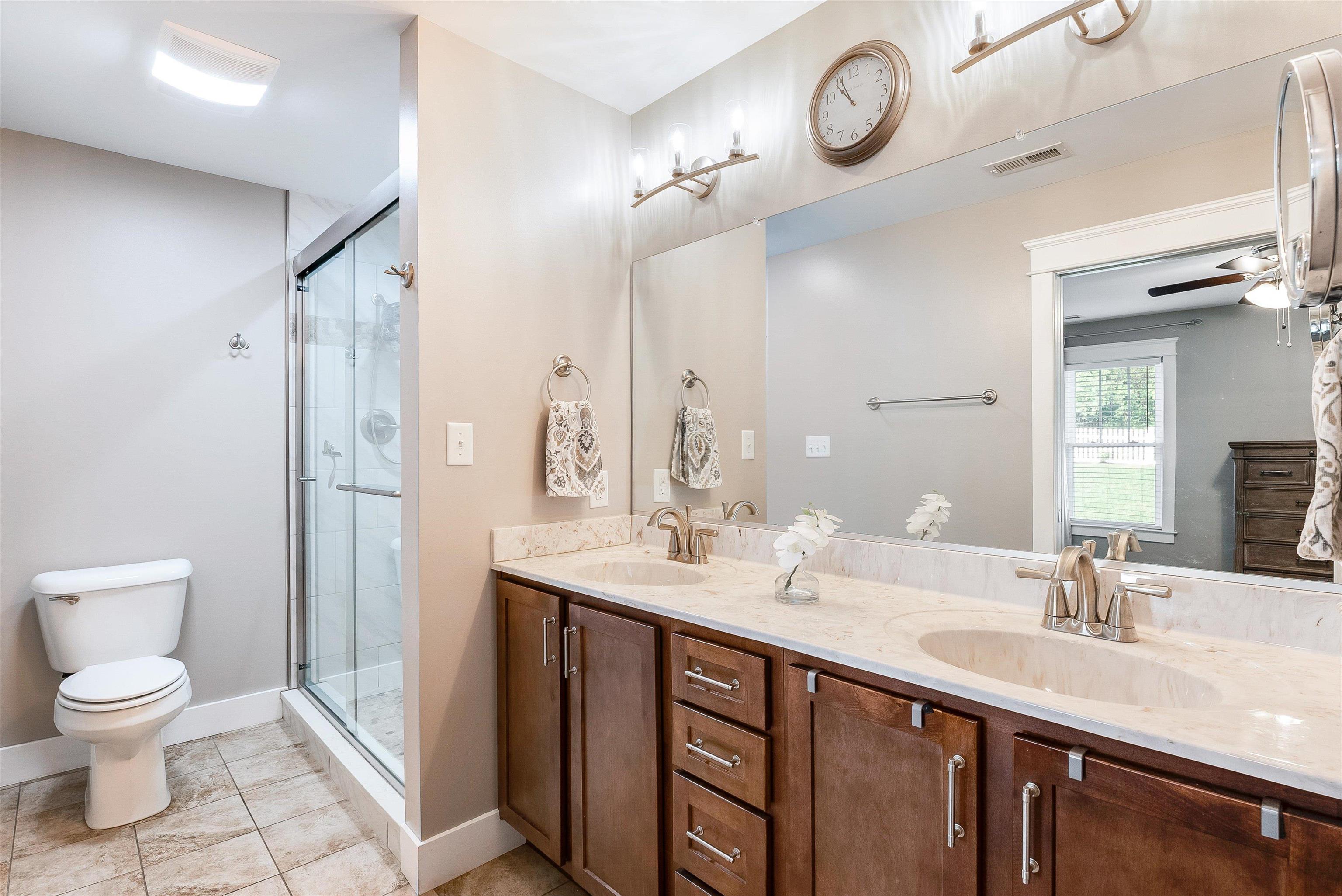 111 LINDBURGH DR