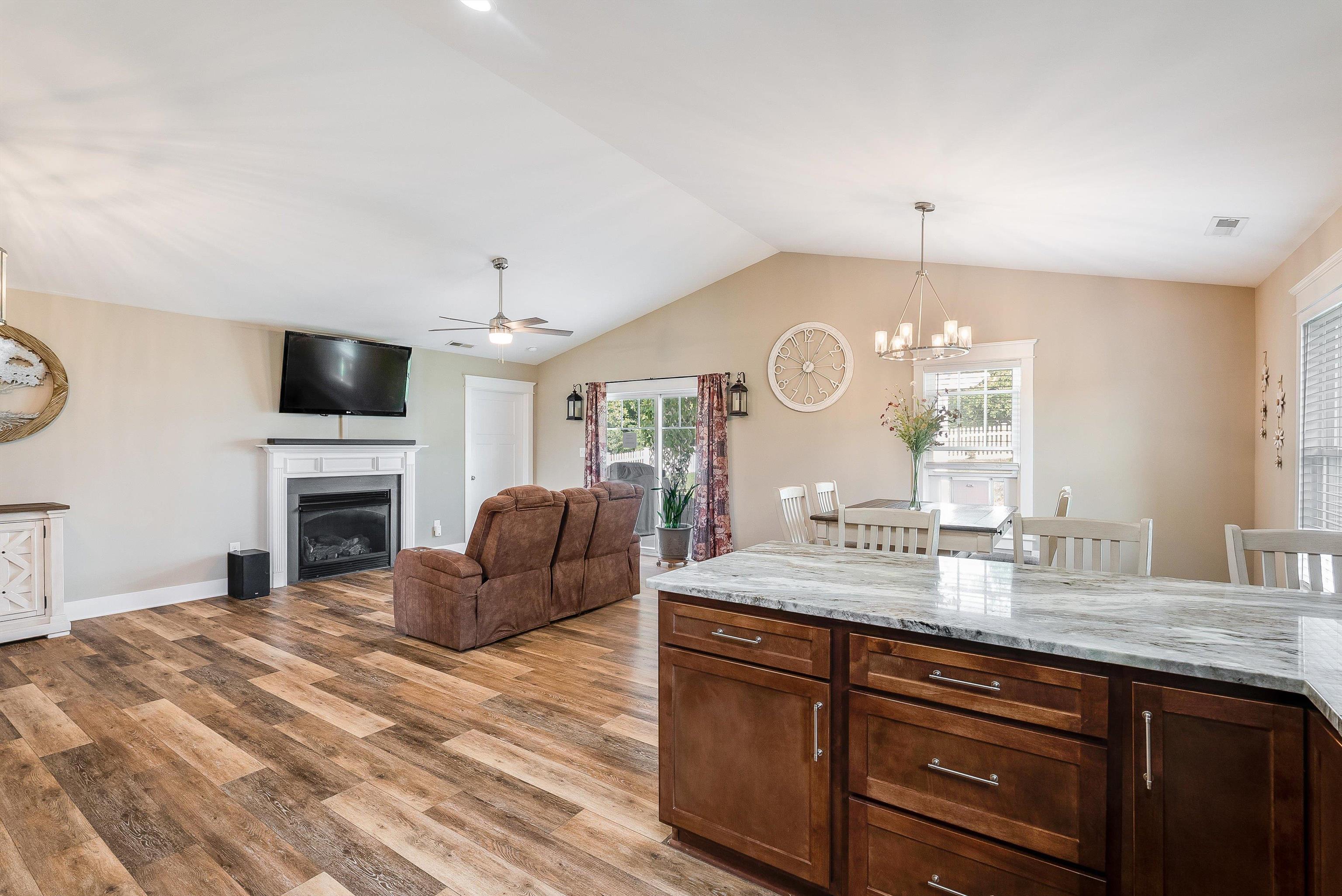 111 LINDBURGH DR