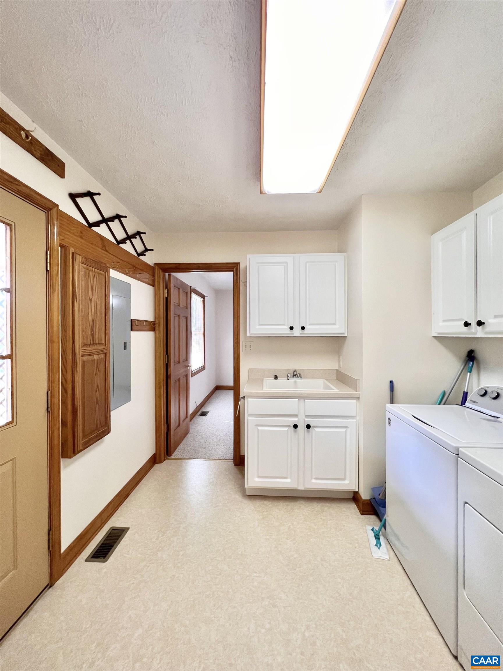 210 CABELL MOUNTAIN LN