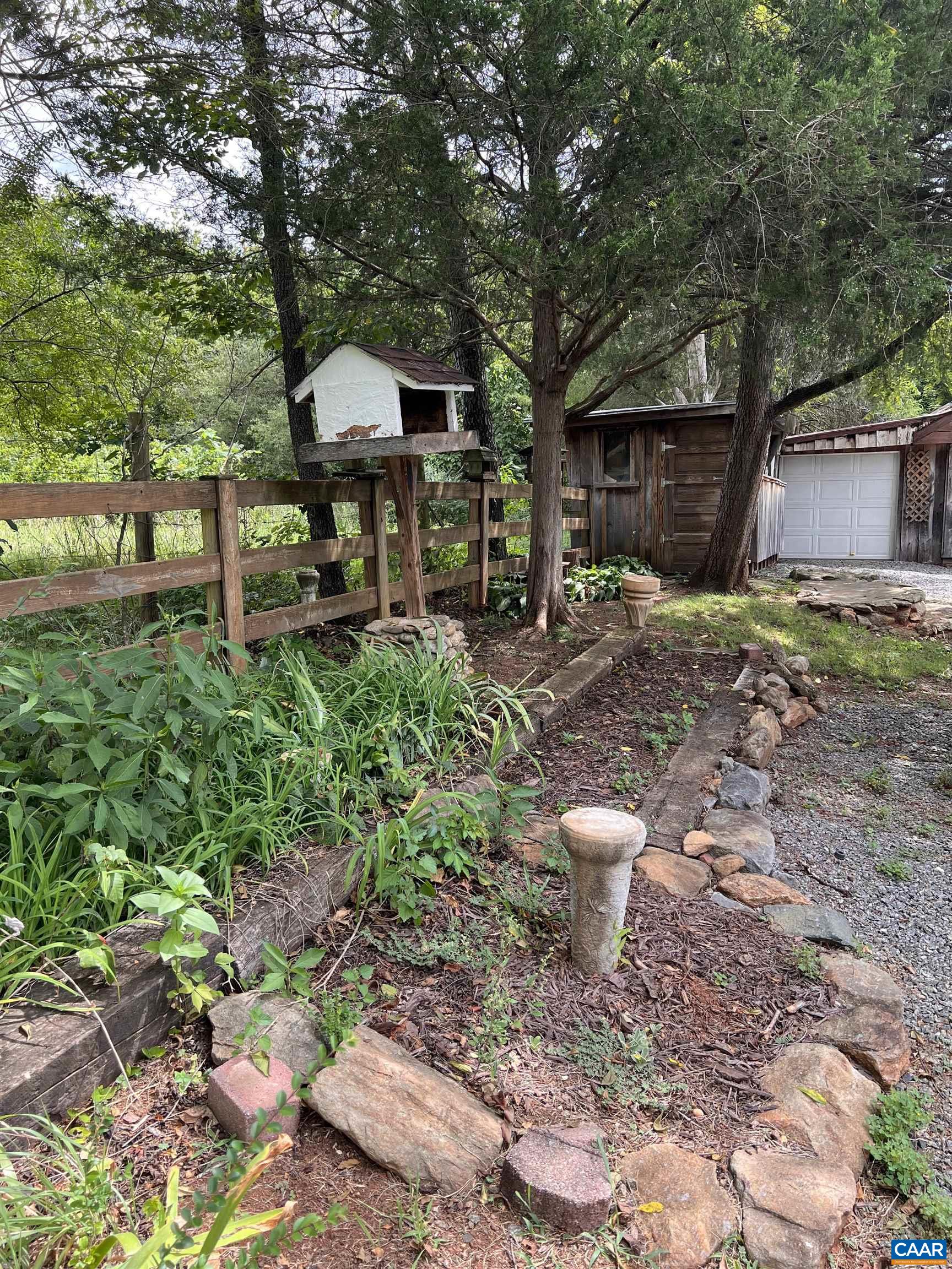 210 CABELL MOUNTAIN LN