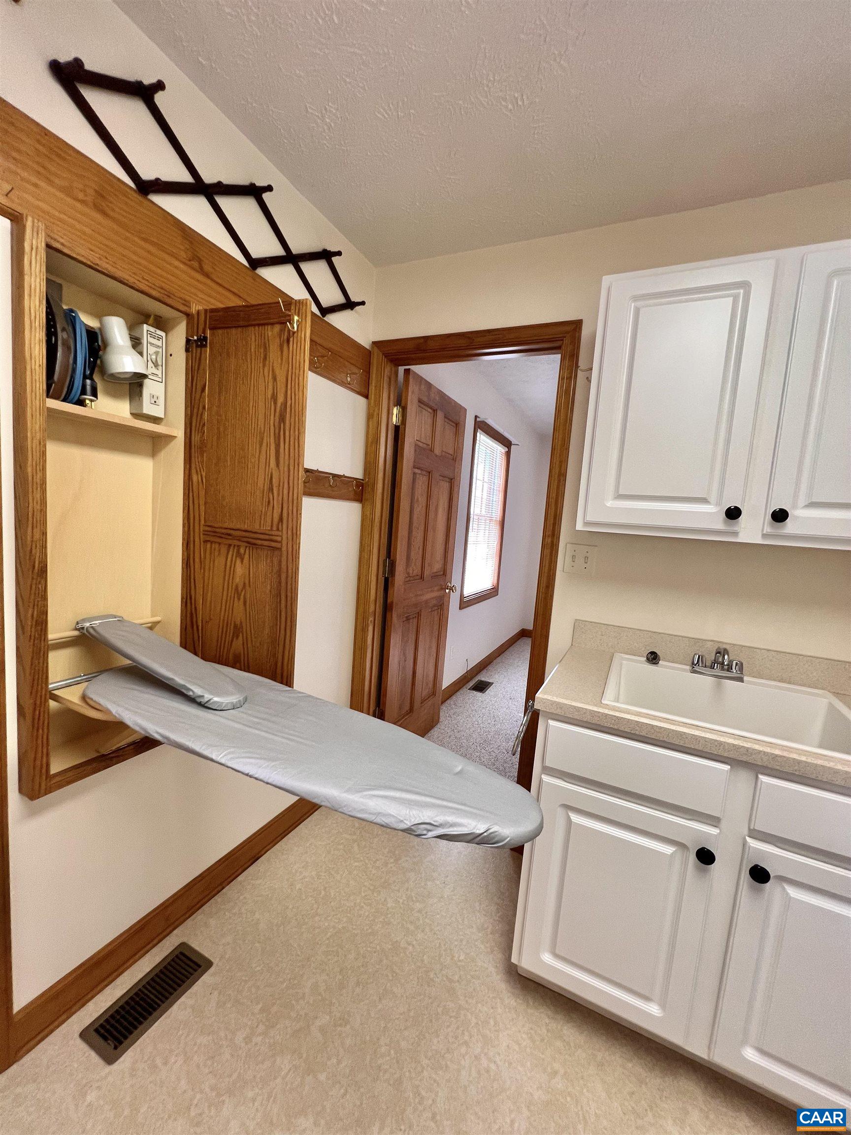 210 CABELL MOUNTAIN LN