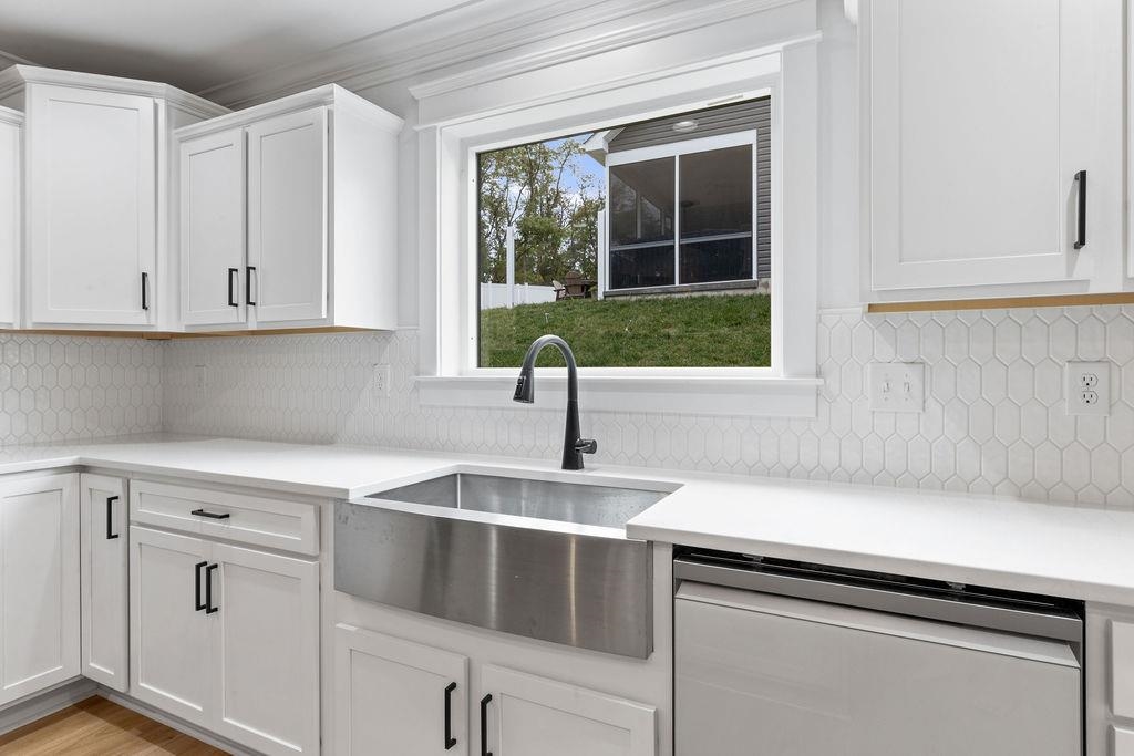 153 LINDBURGH DR