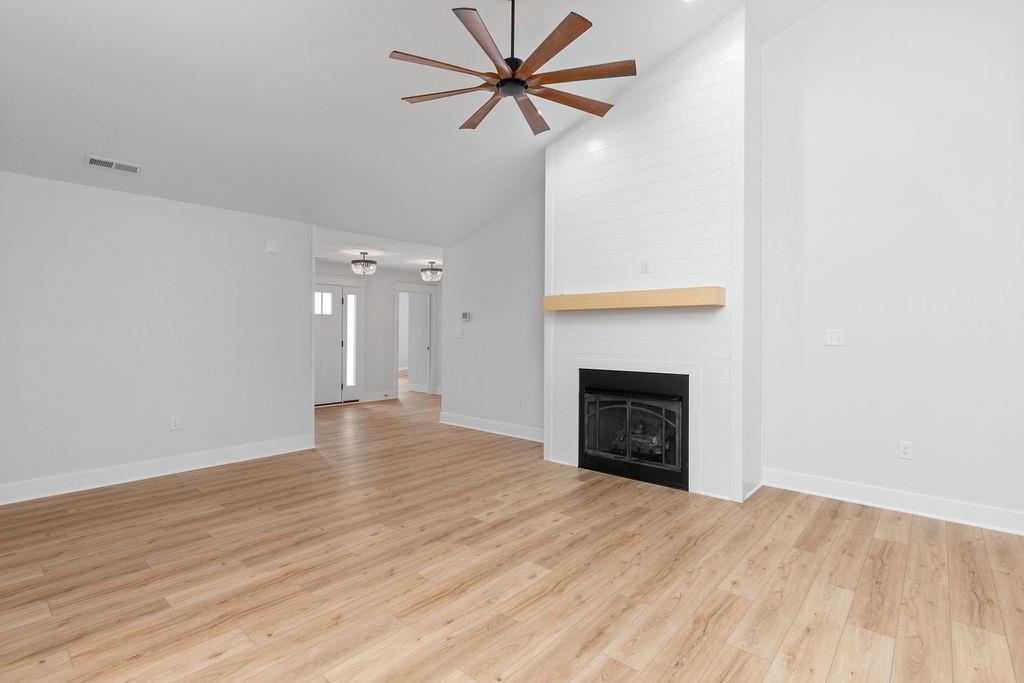 153 LINDBURGH DR