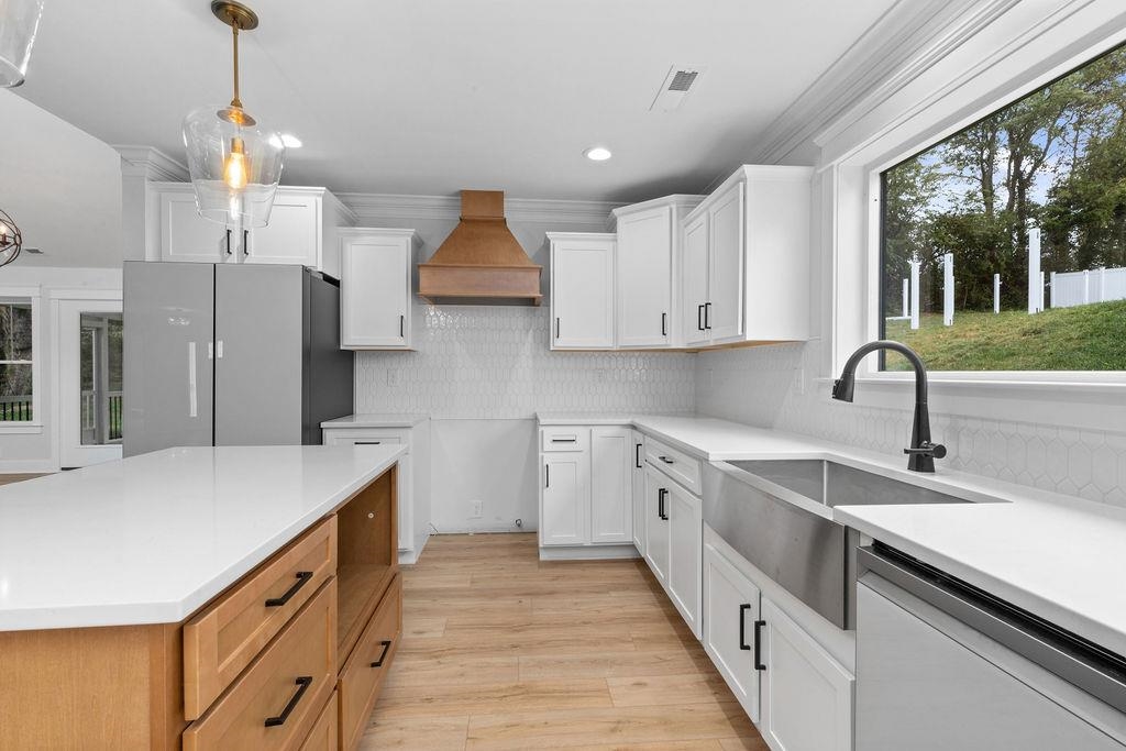 153 LINDBURGH DR