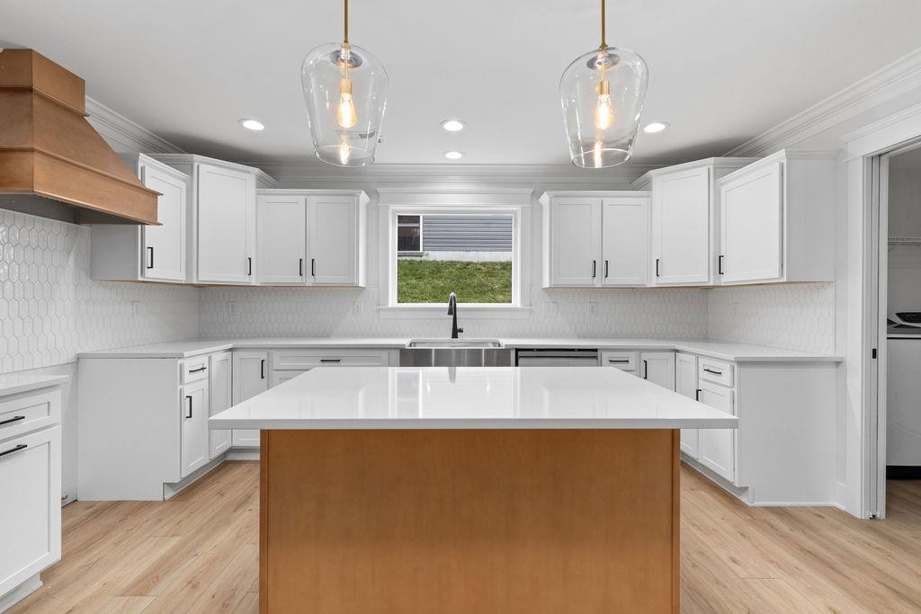 153 LINDBURGH DR