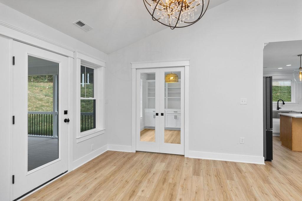 153 LINDBURGH DR