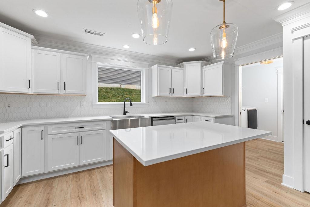 153 LINDBURGH DR