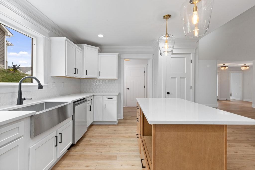 153 LINDBURGH DR