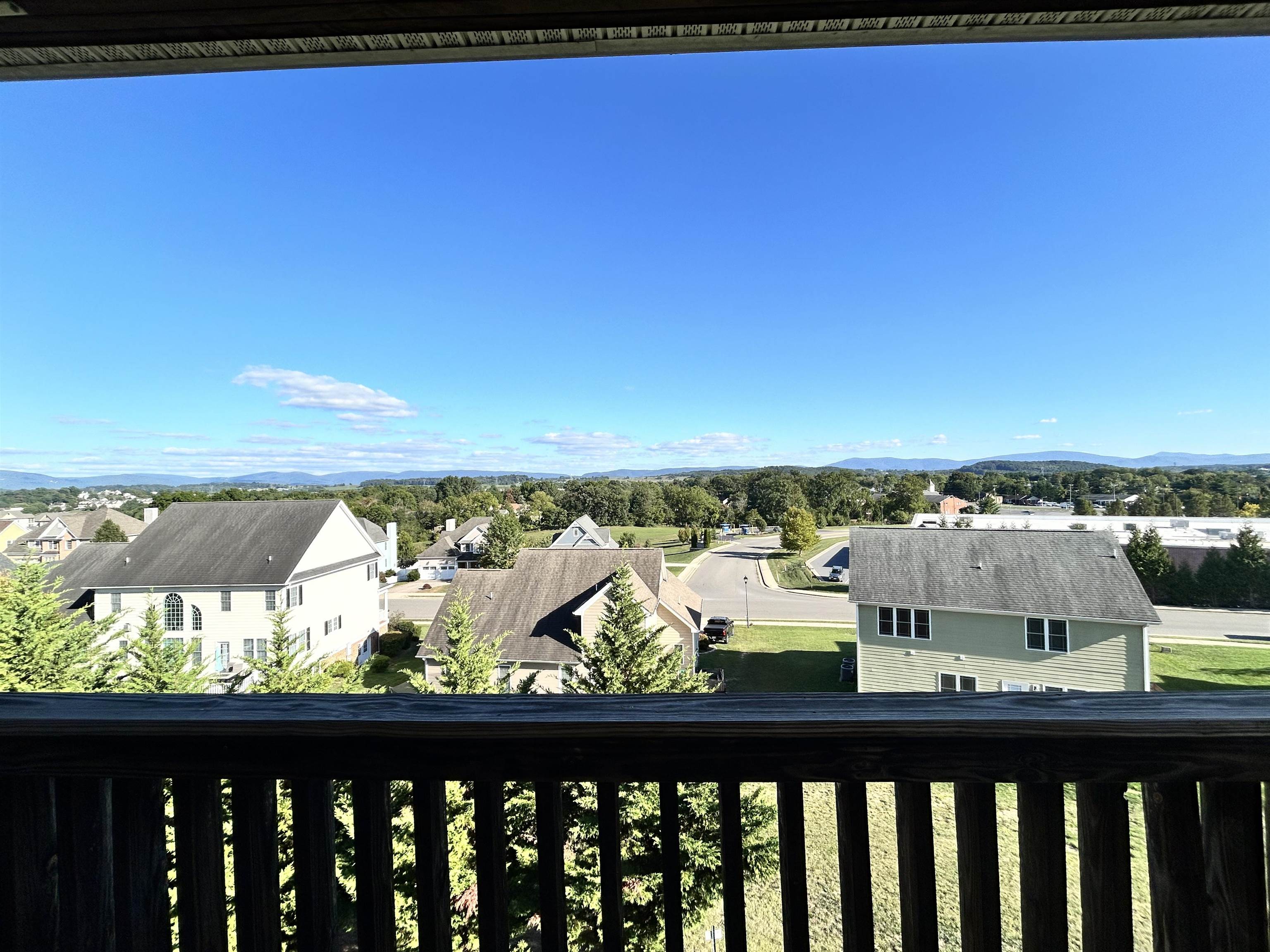 33 WINDGATE CIR Unit: 201