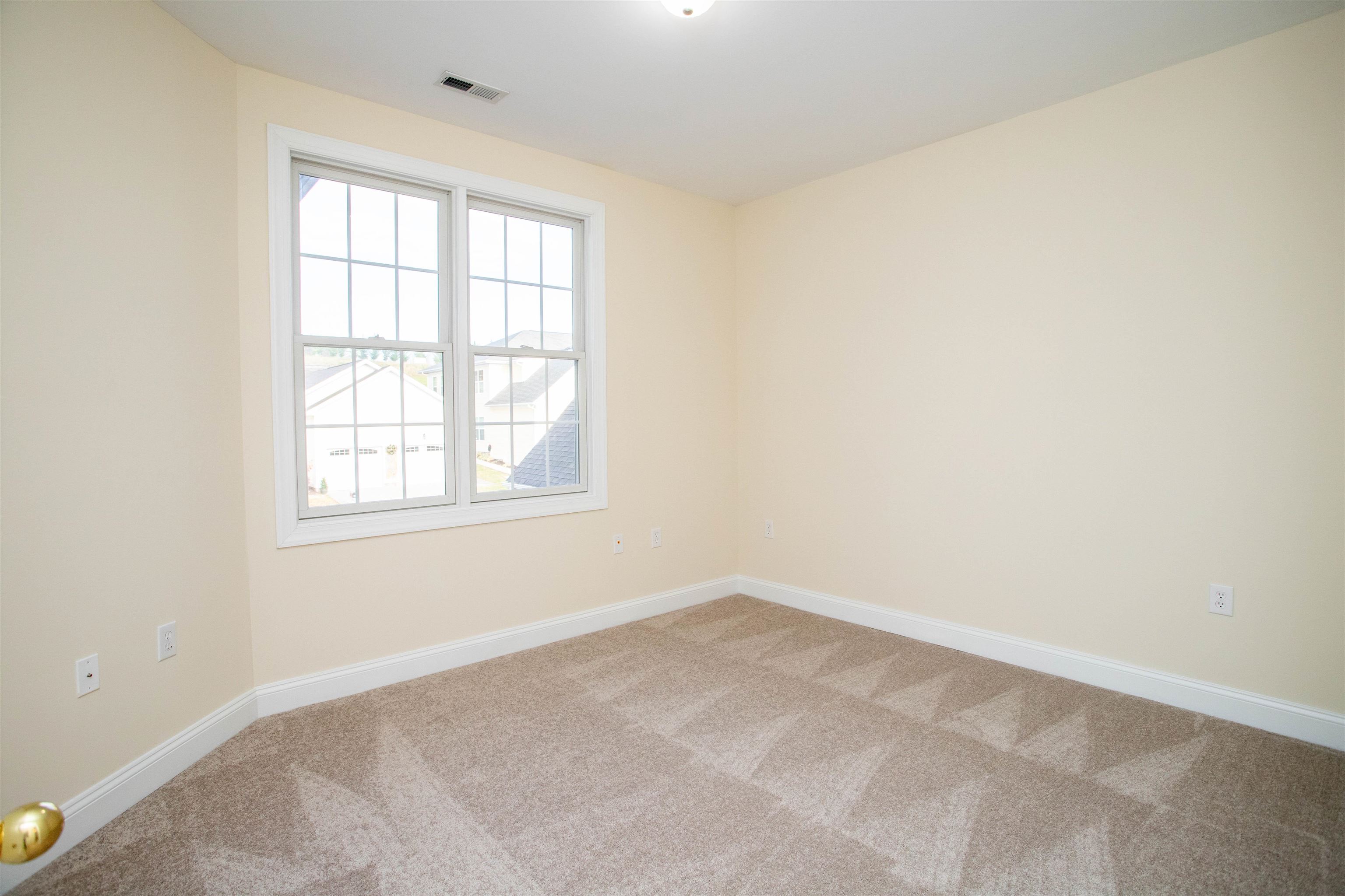 33 WINDGATE CIR Unit: 201
