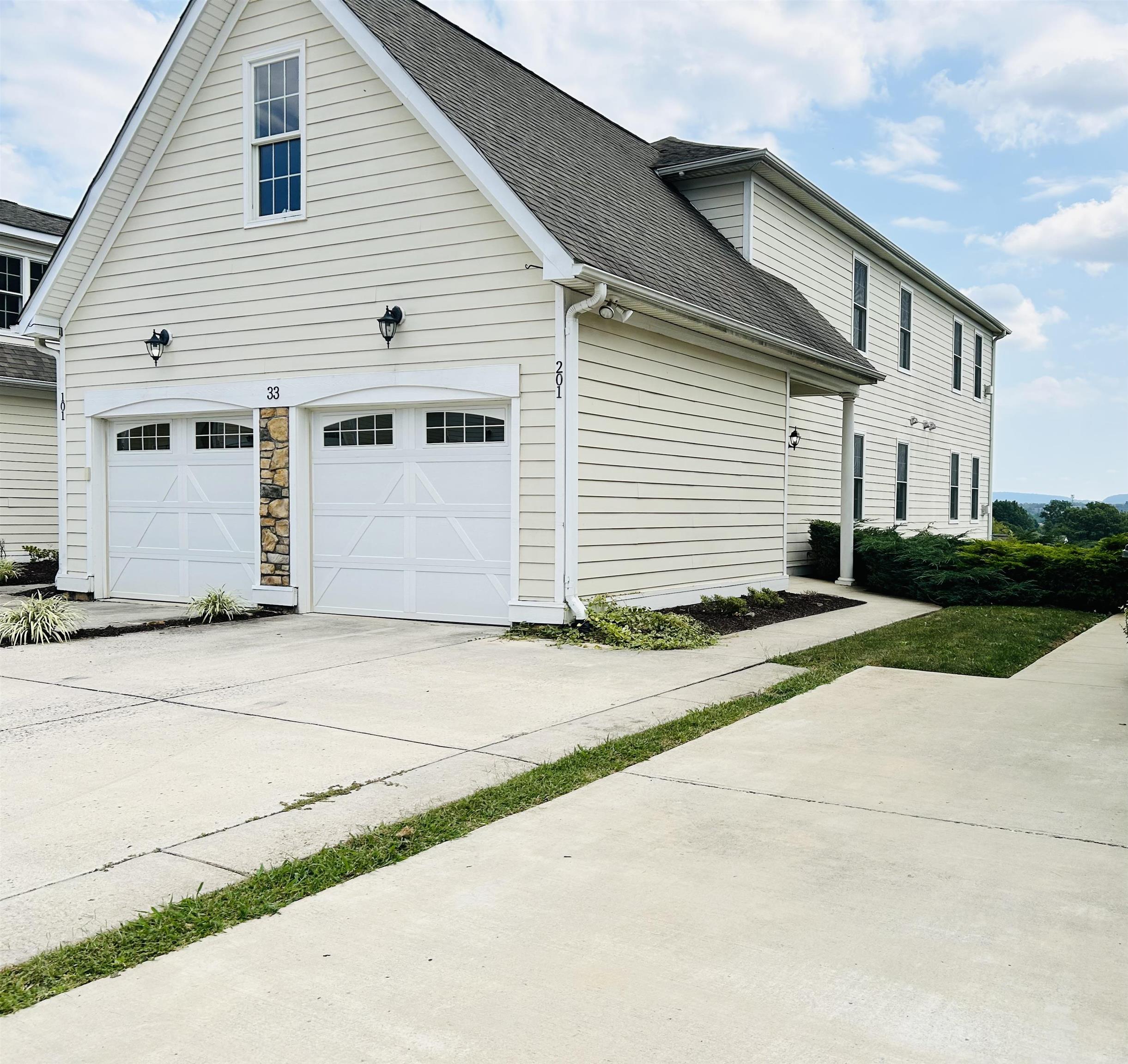 33 WINDGATE CIR Unit: 201