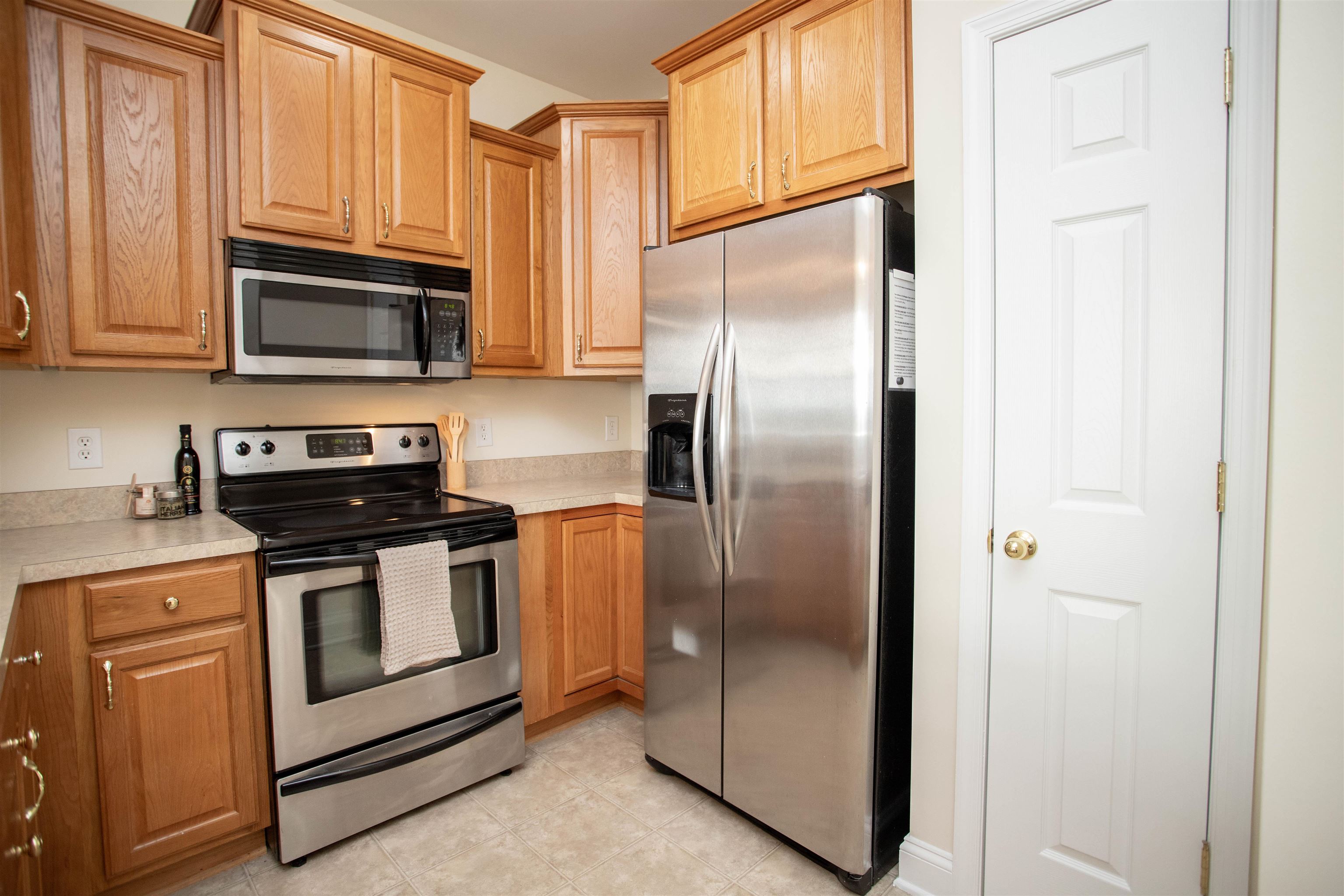 33 WINDGATE CIR Unit: 201