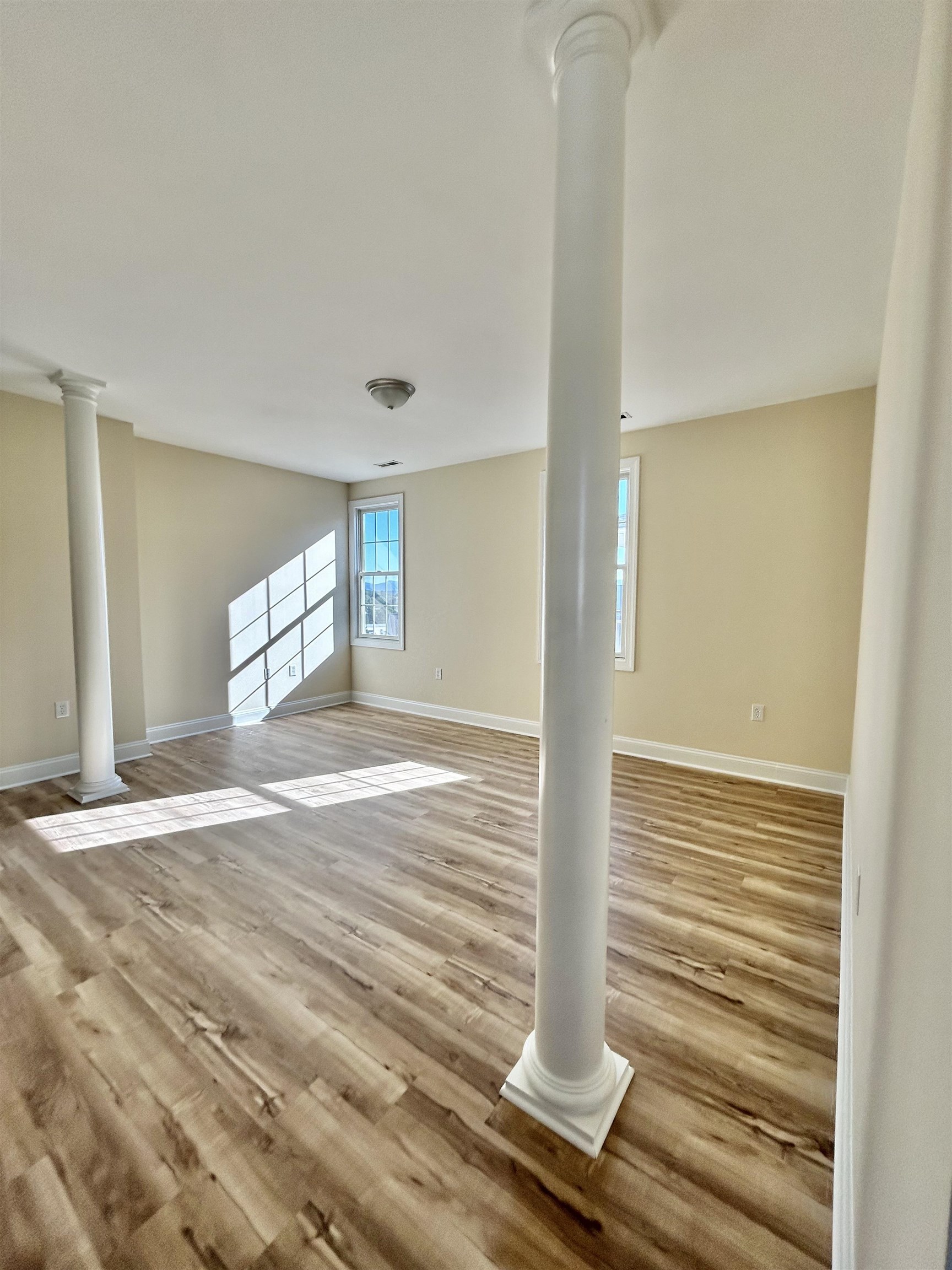 33 WINDGATE CIR Unit: 201