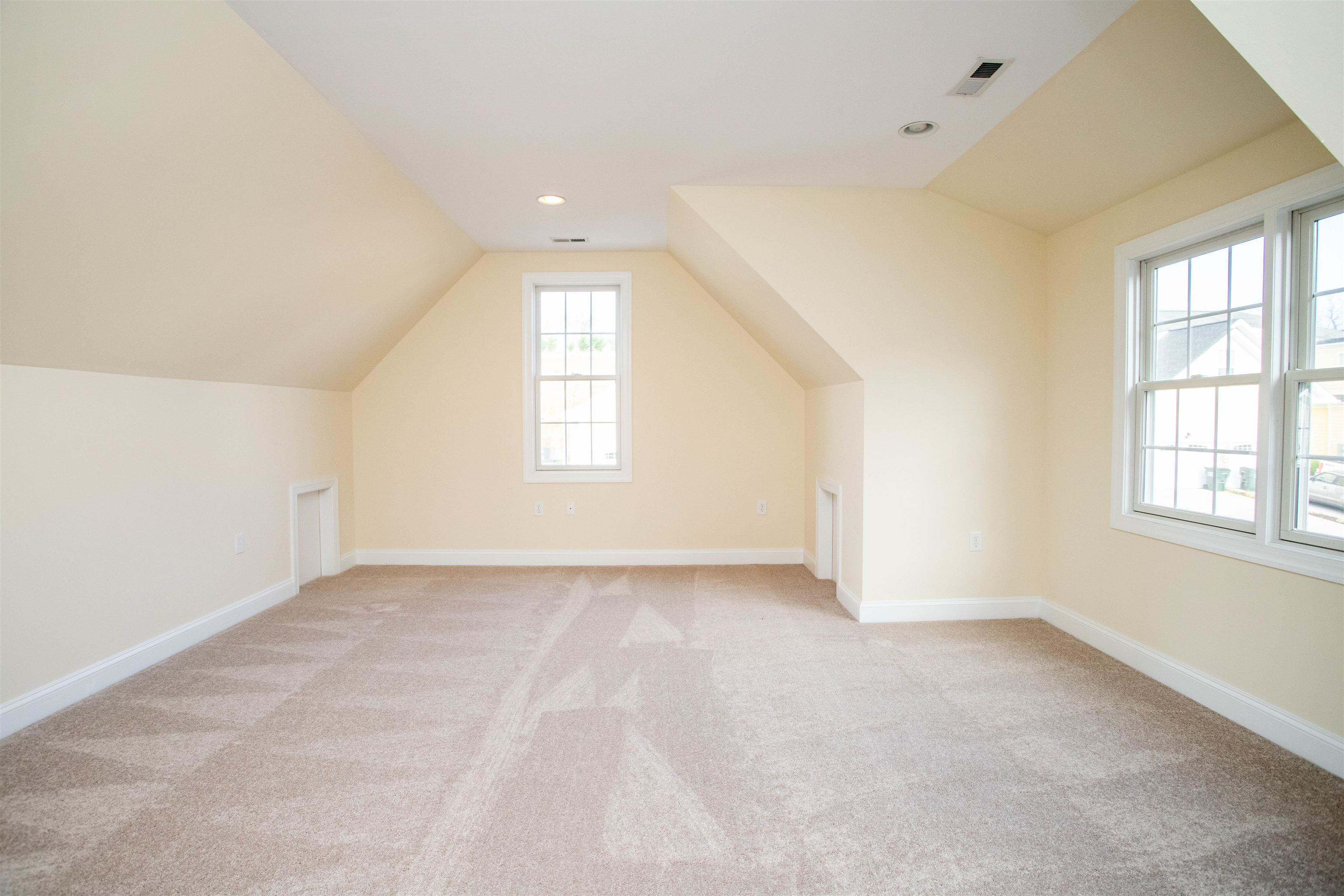 33 WINDGATE CIR Unit: 201