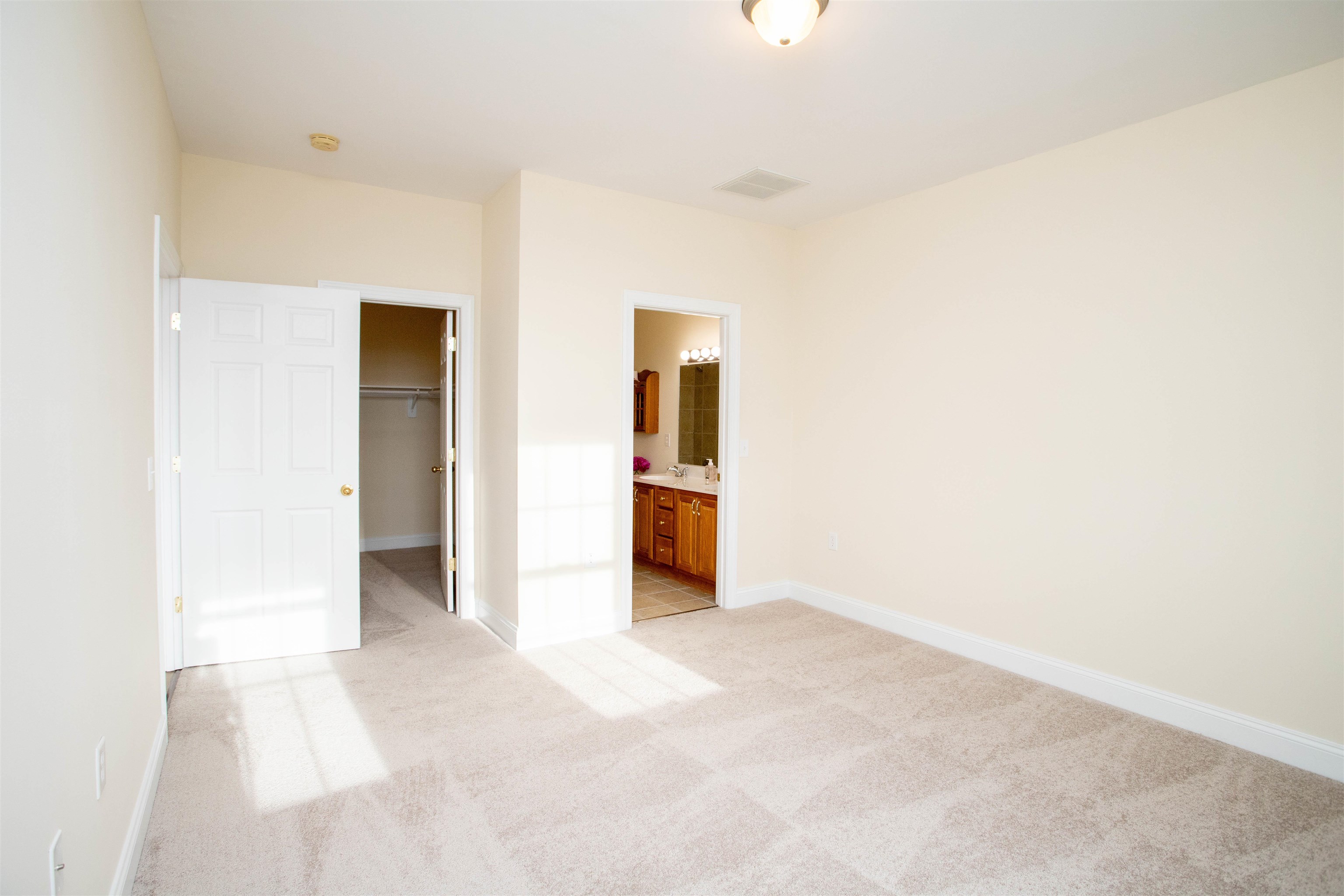 33 WINDGATE CIR Unit: 201