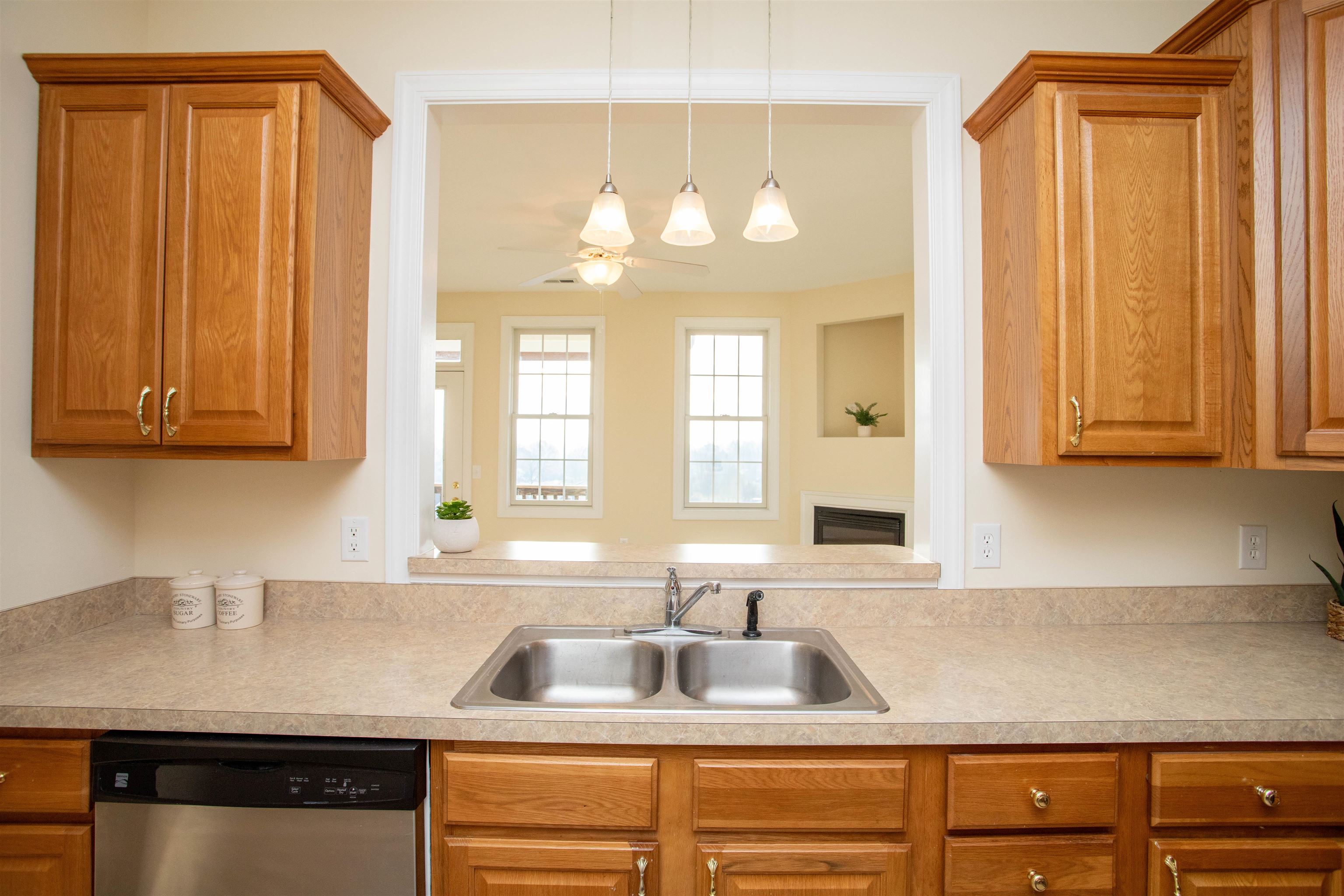 33 WINDGATE CIR Unit: 201