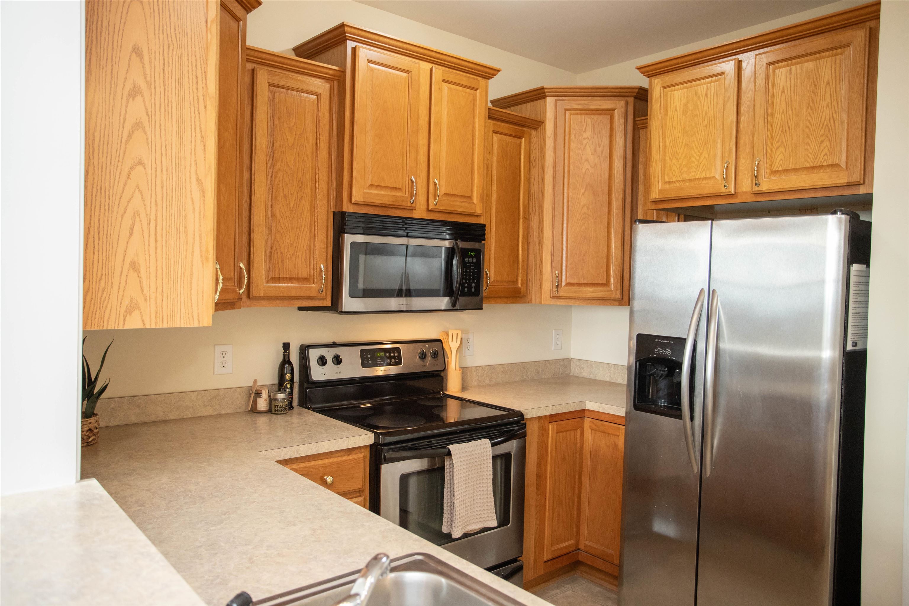 33 WINDGATE CIR Unit: 201