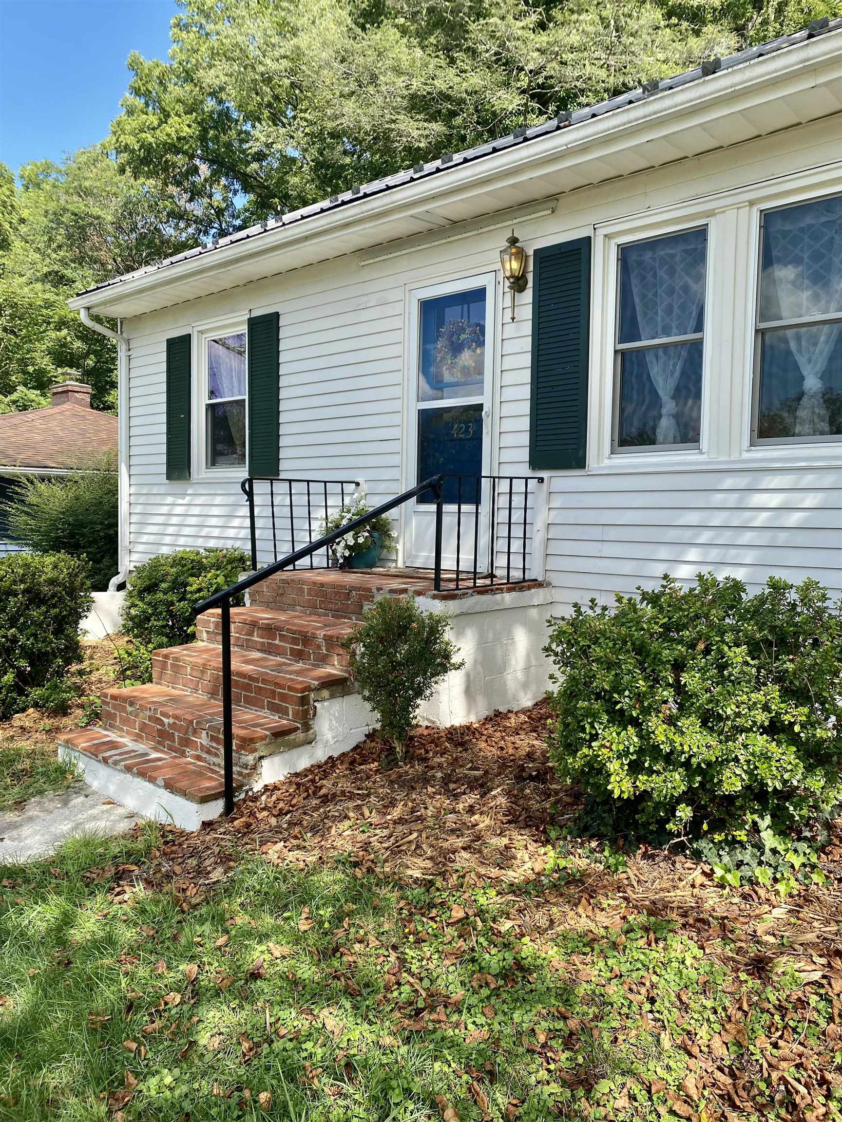 423 ALBEMARLE AVE