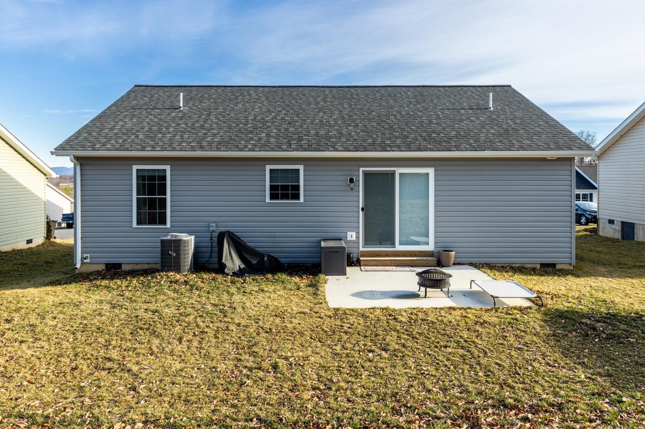 2330 WHITESTONE DR