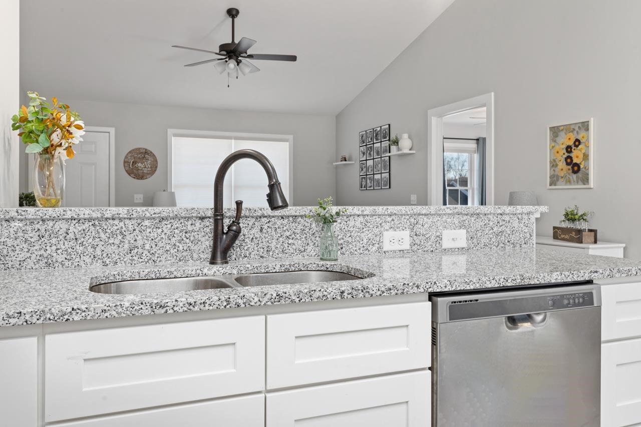 2330 WHITESTONE DR