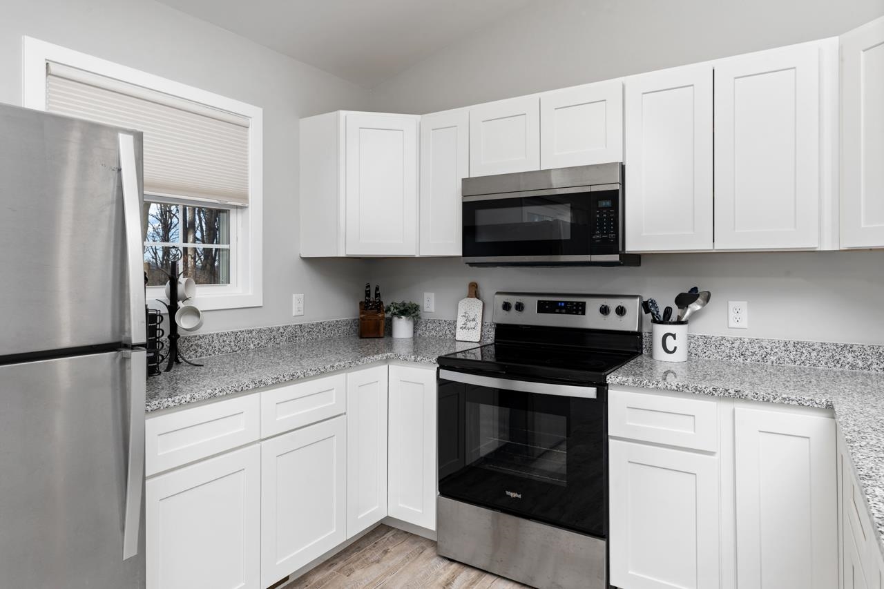 2330 WHITESTONE DR