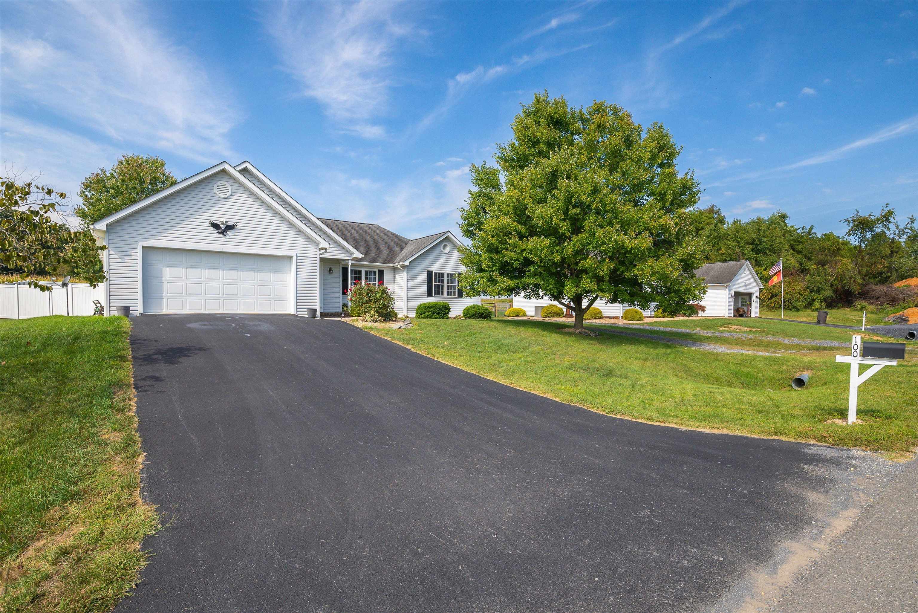 100 FALL RIDGE DR