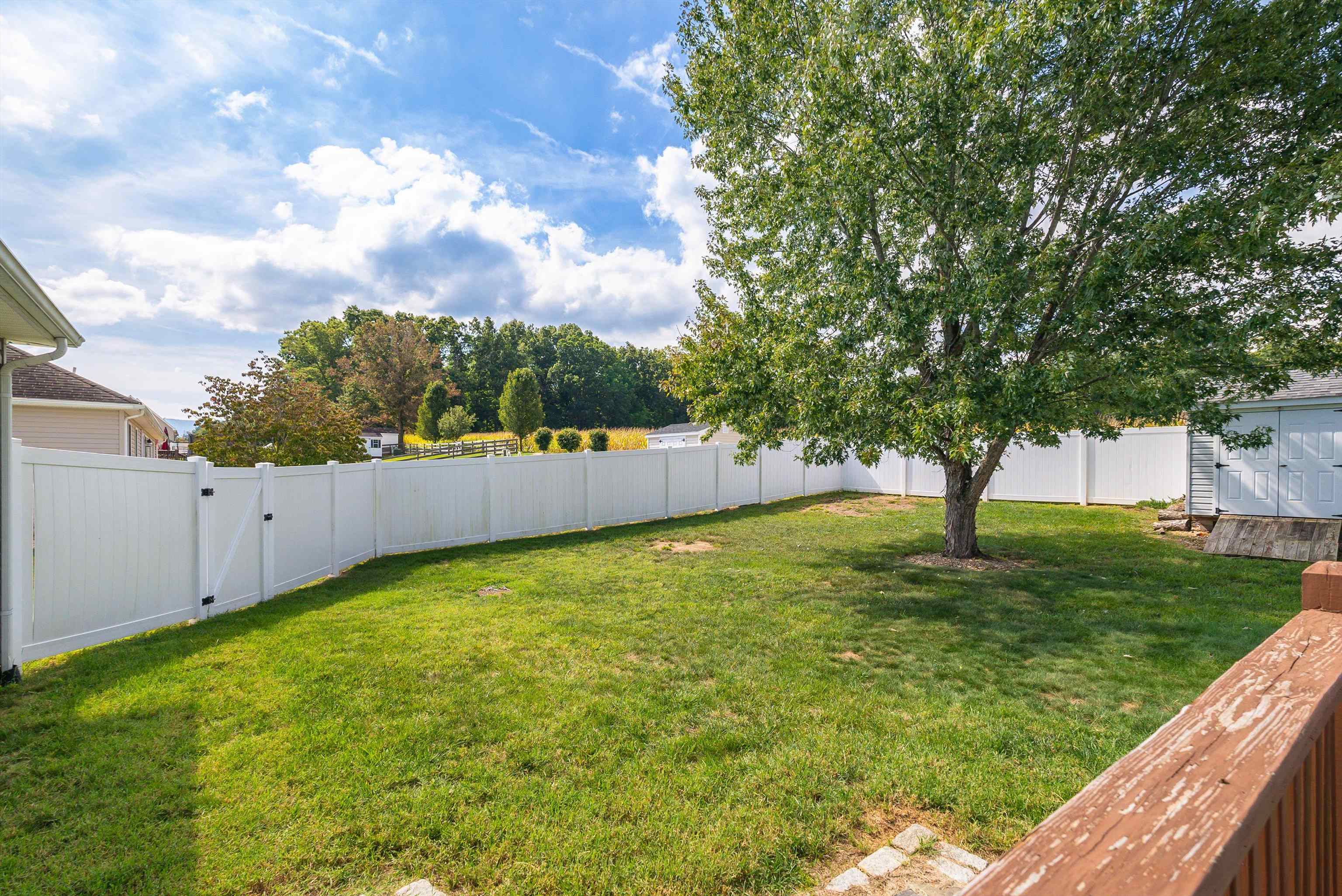 100 FALL RIDGE DR