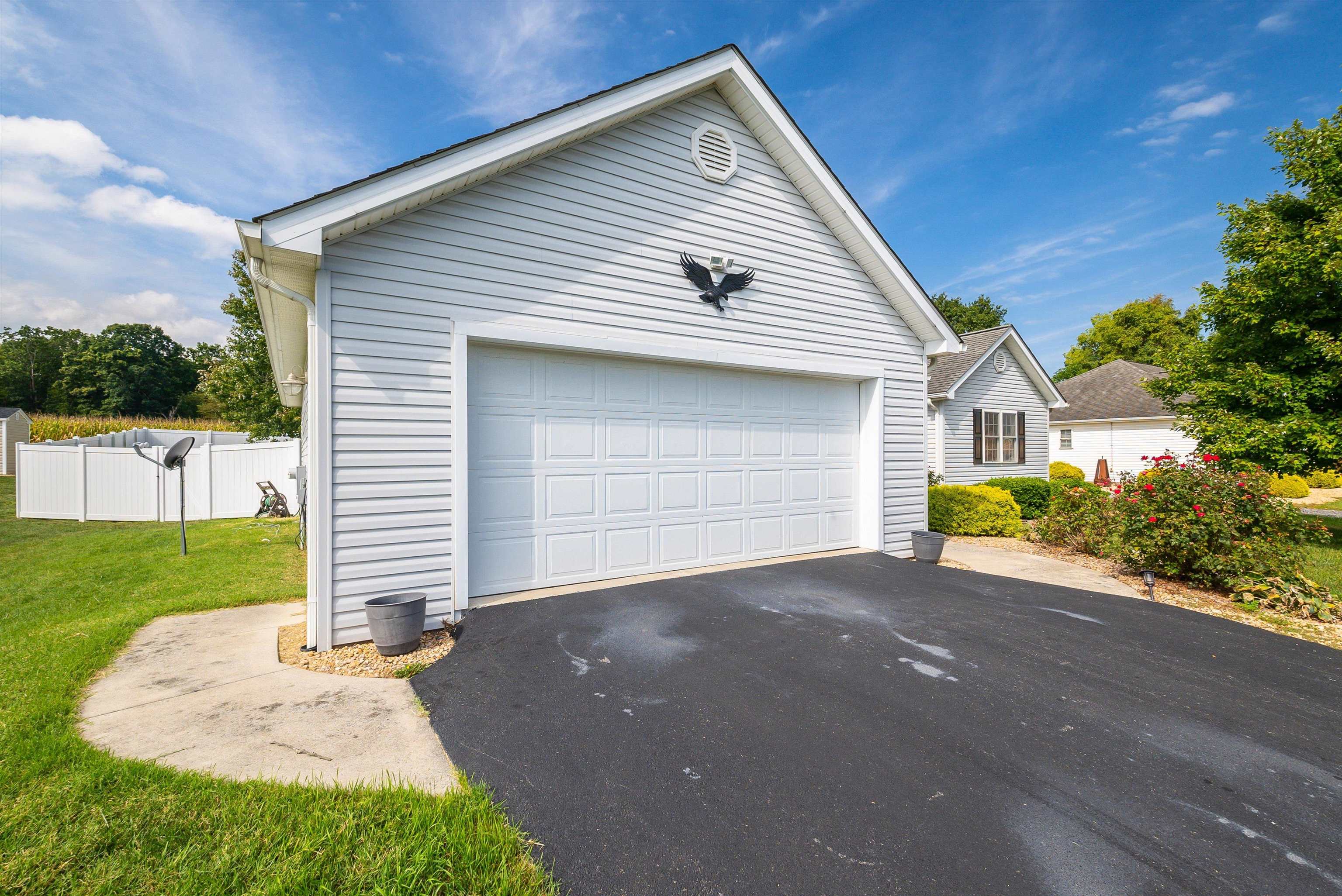 100 FALL RIDGE DR