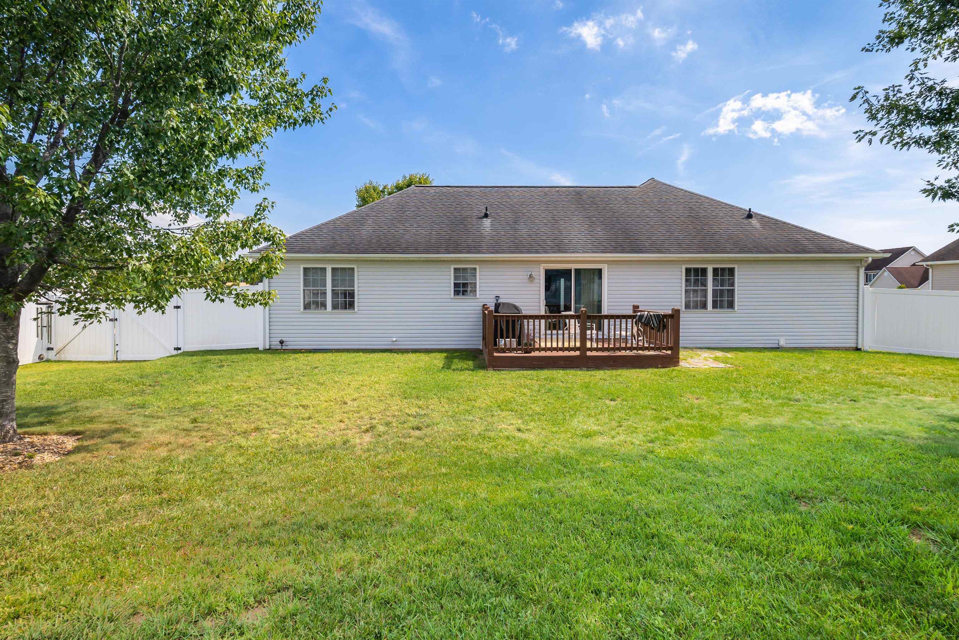 100 FALL RIDGE DR