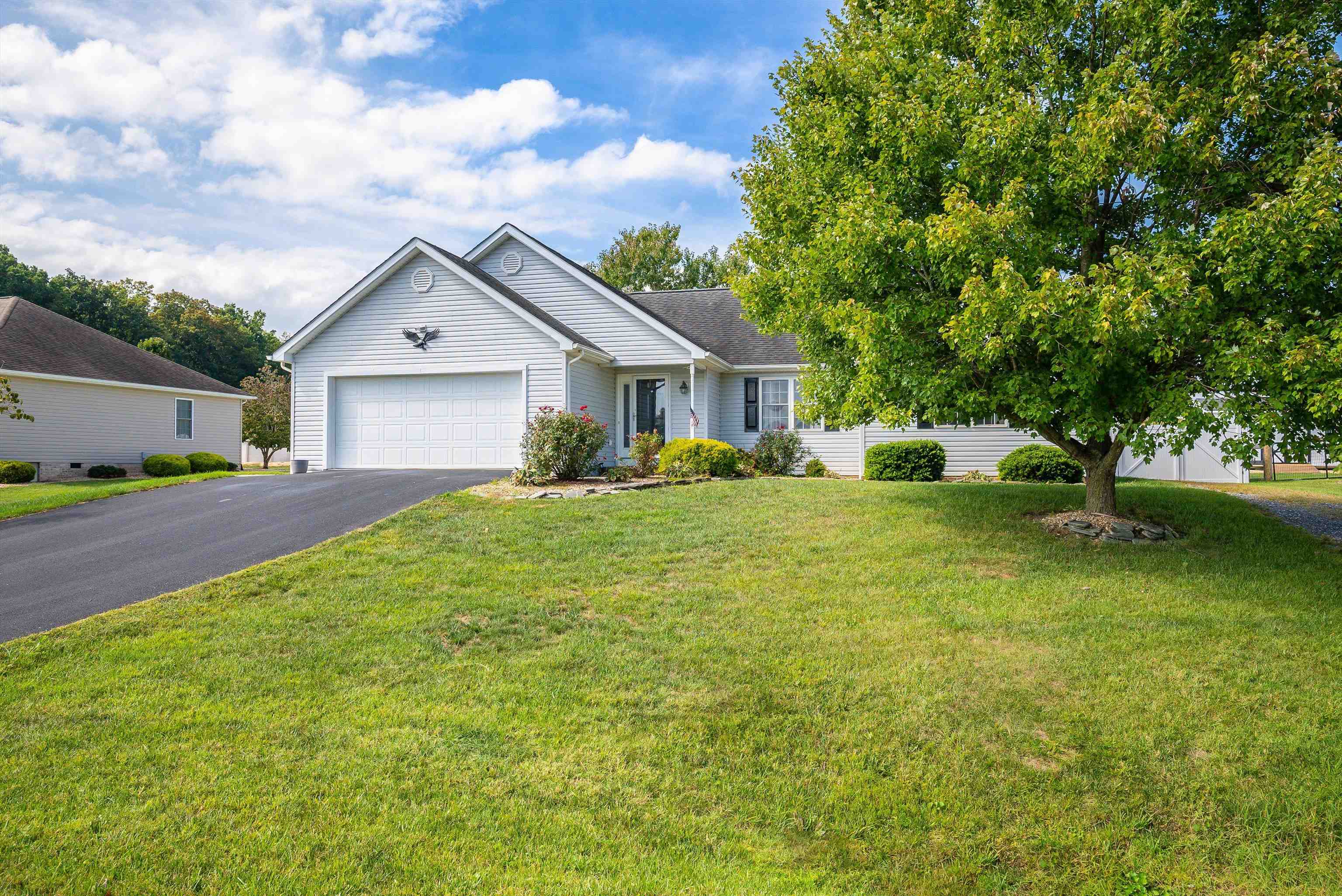 100 FALL RIDGE DR