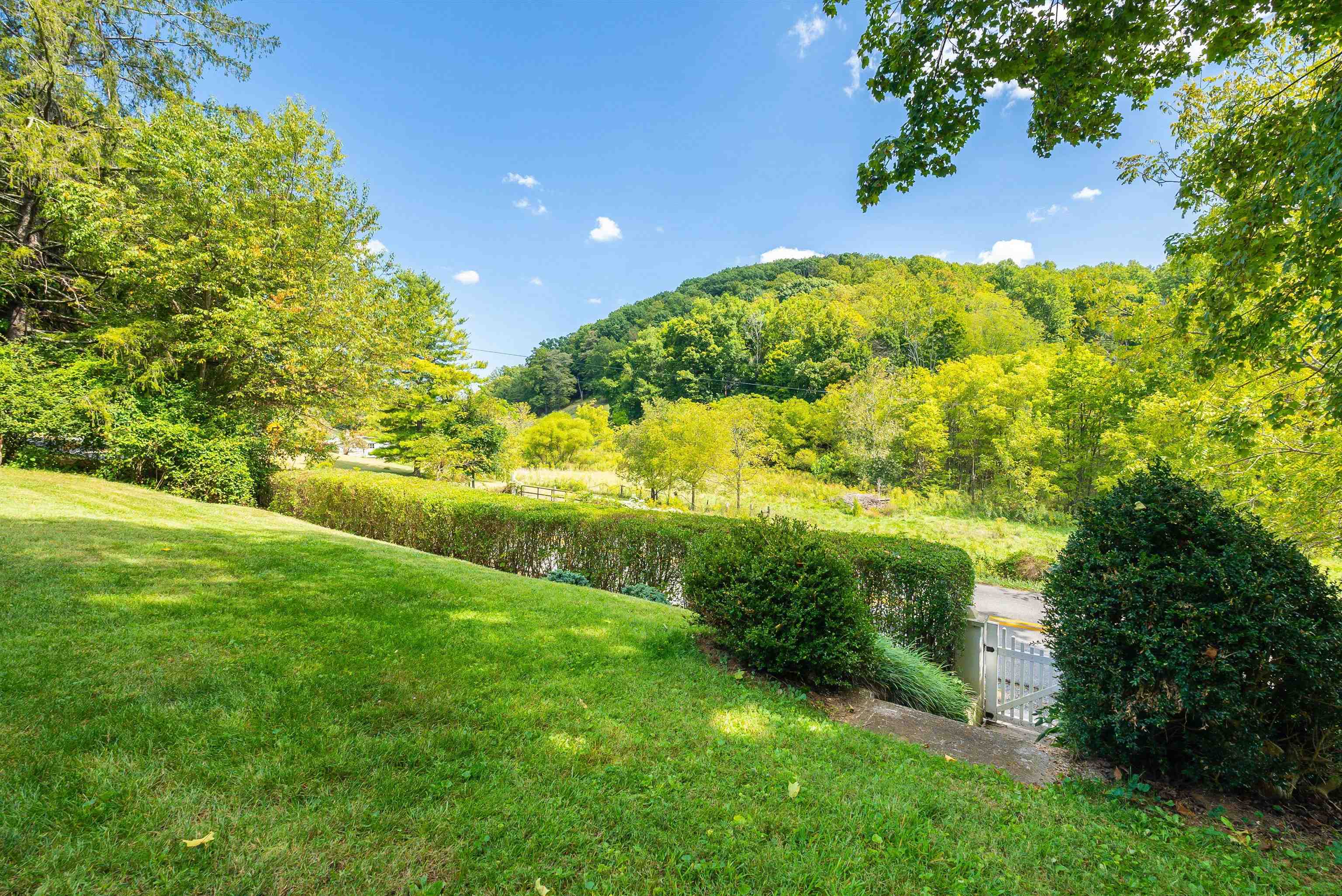 19 MT HERMON RD