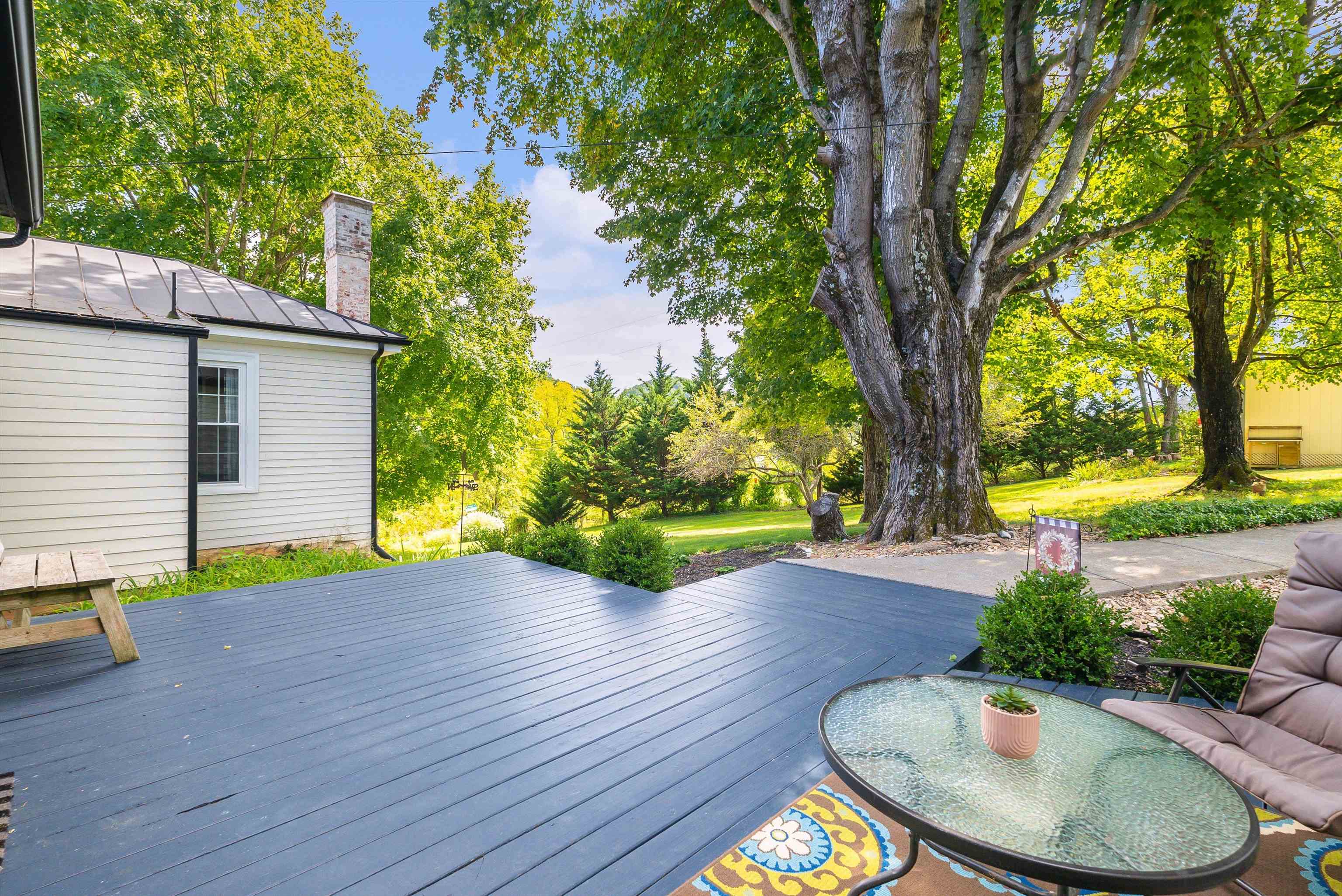 19 MT HERMON RD