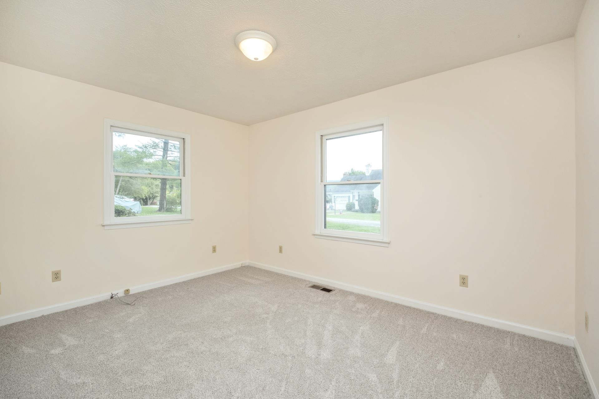 817 MAPLE AVE