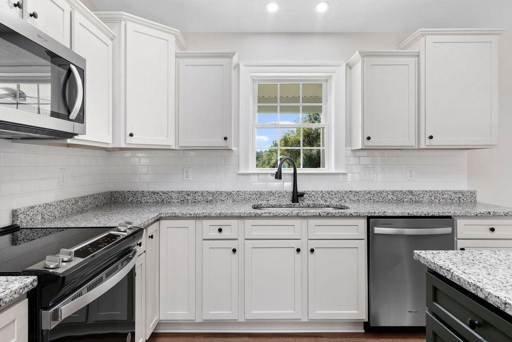 194 LANGLEY DR