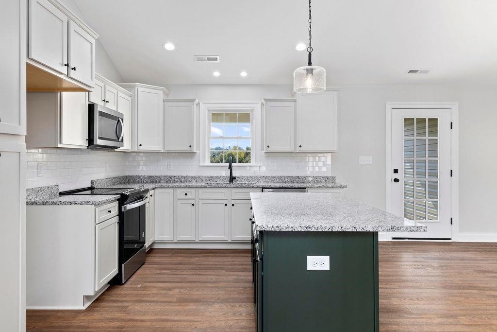 194 LANGLEY DR