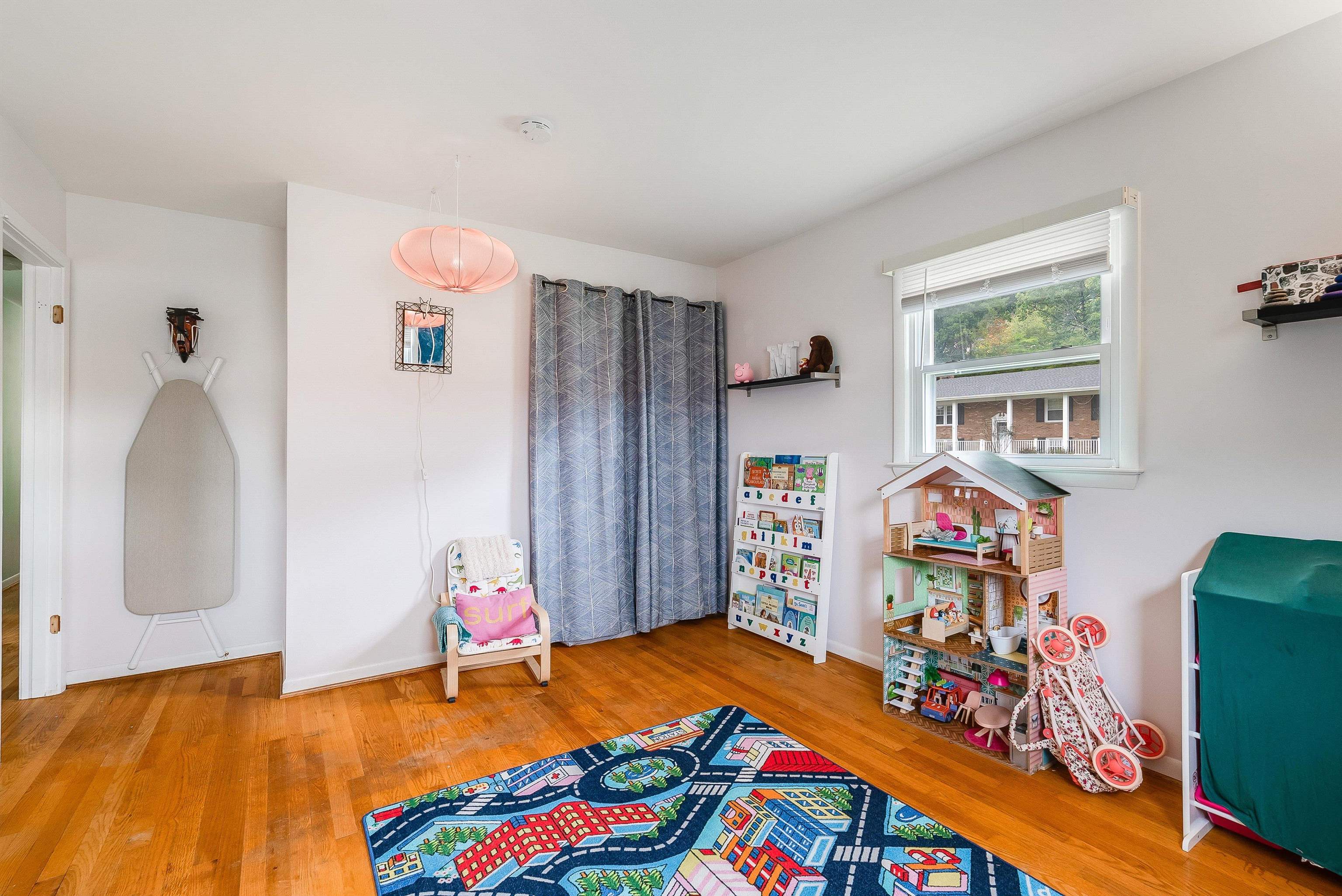 826 PAUL ST