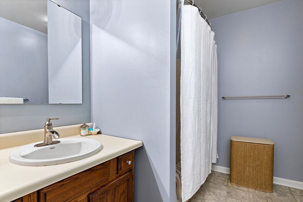 820 MT ELLIOT AVE