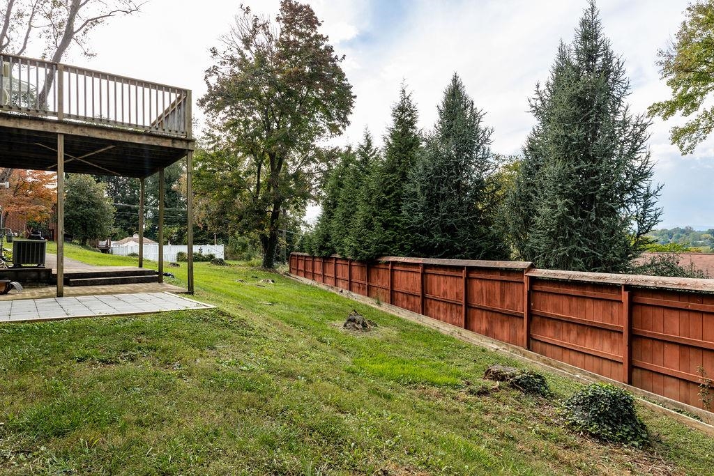 820 MT ELLIOT AVE